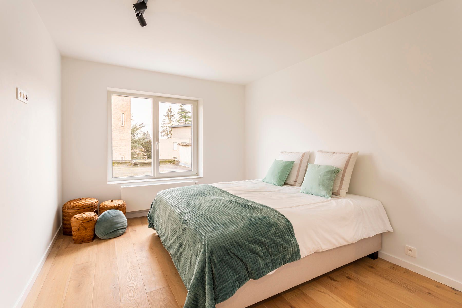 Gerenoveerd 2 slaapkamer appartement in hartje Wommelgem foto 8