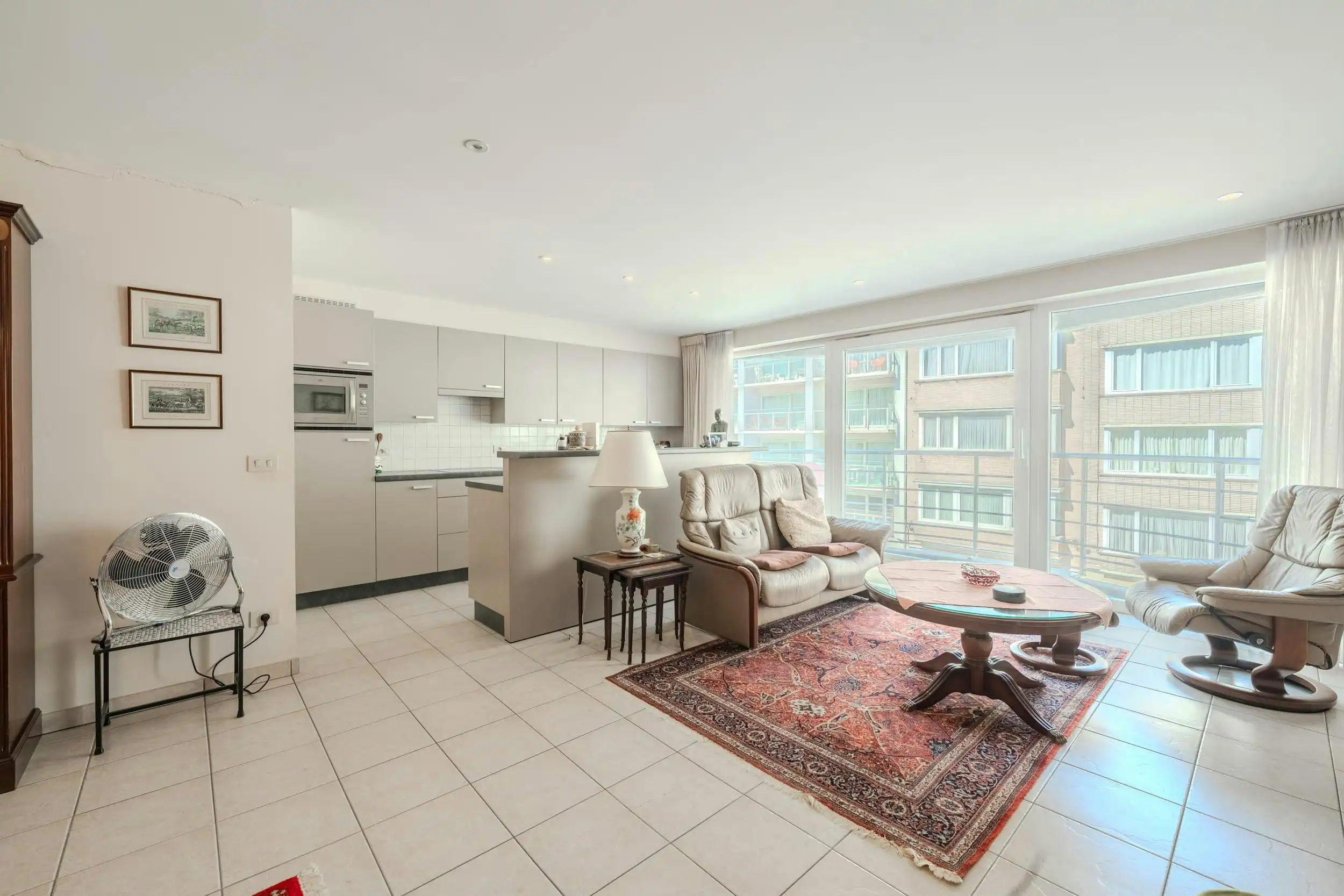 Ruim investeringsappartement met 2 slaapkamers te Oostende foto 3