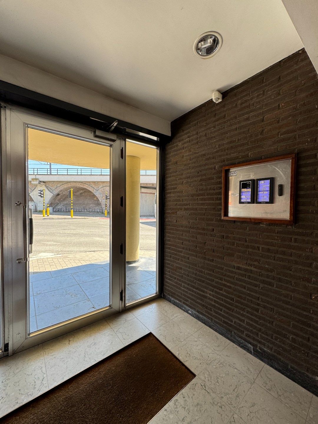 Ruim appartement met veel potentieel op toplocatie in Vilvoorde. foto 3