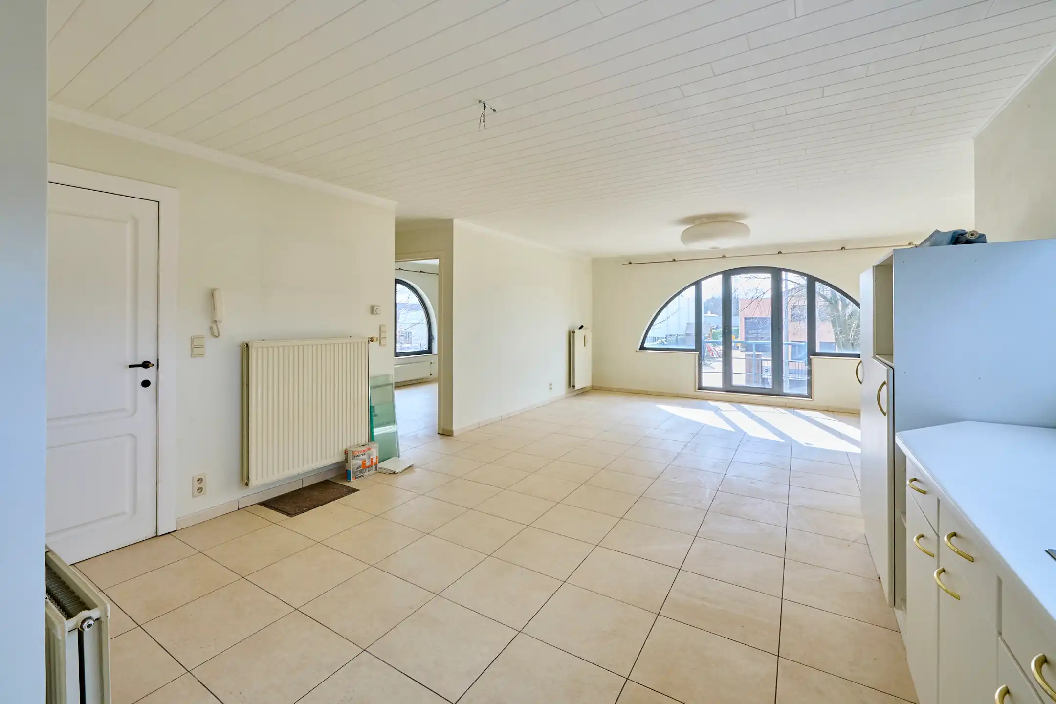 BEDRIJFSGEBOUW MET APPARTEMENT TE HUUR ZONHOVEN foto 16