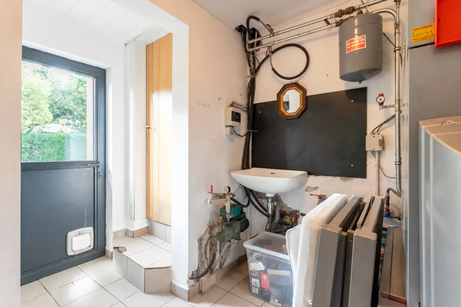 Instapklare driegevelwoning met 3 slpk te Lembeek foto 14