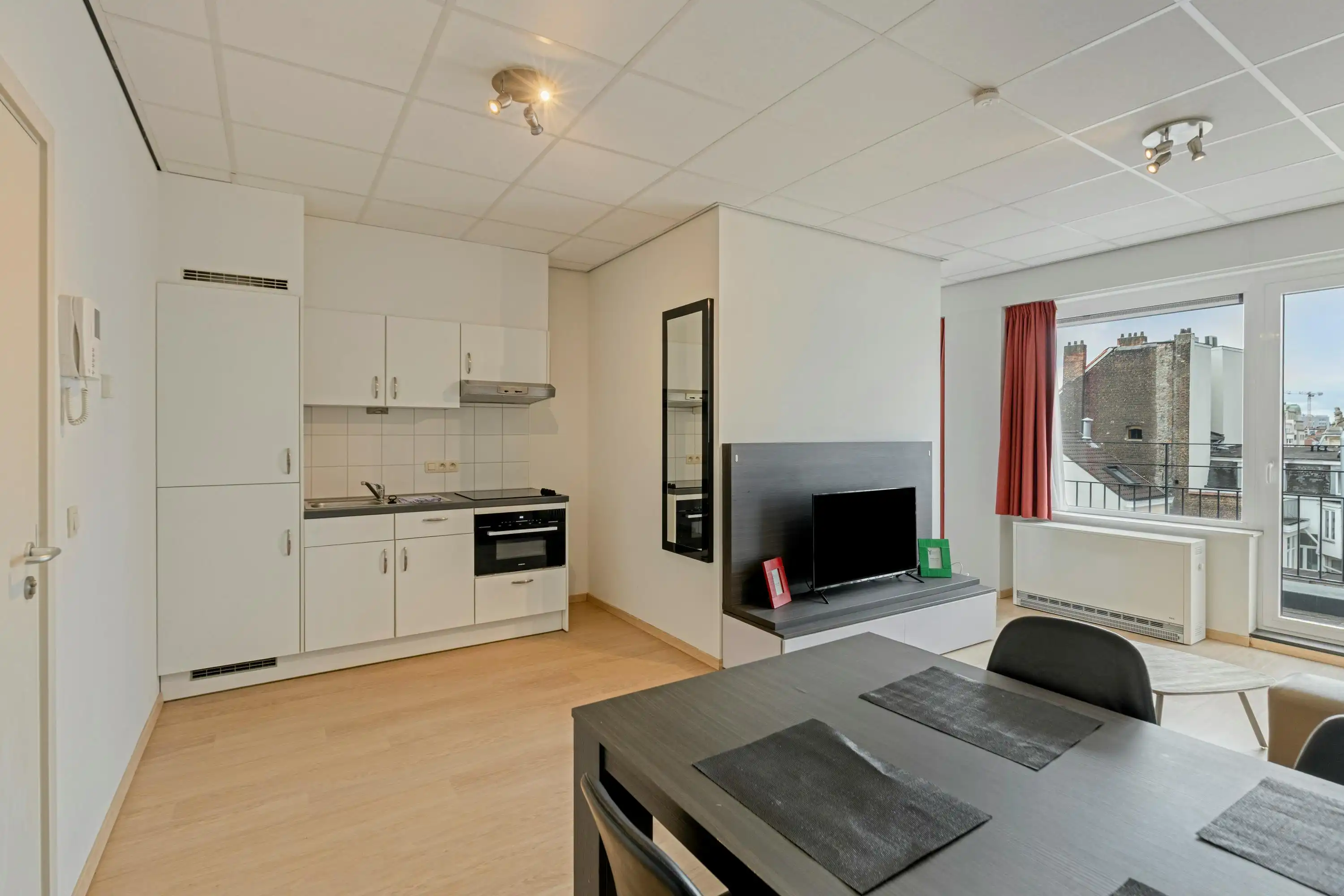 Lichtrijke Studio te Koop in Hartje Brussel foto 7