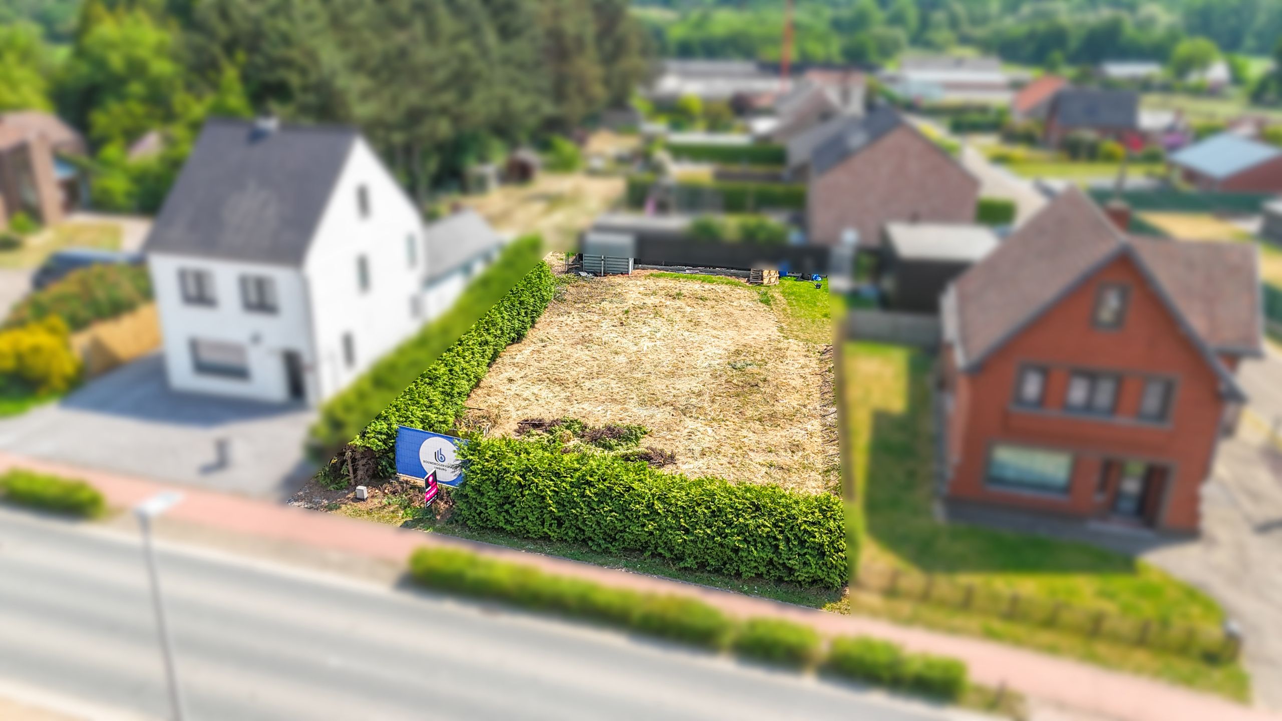 Rustig gelegen bouwperceel met uitstekende bereikbaarheid! foto {{pictureIndex}}