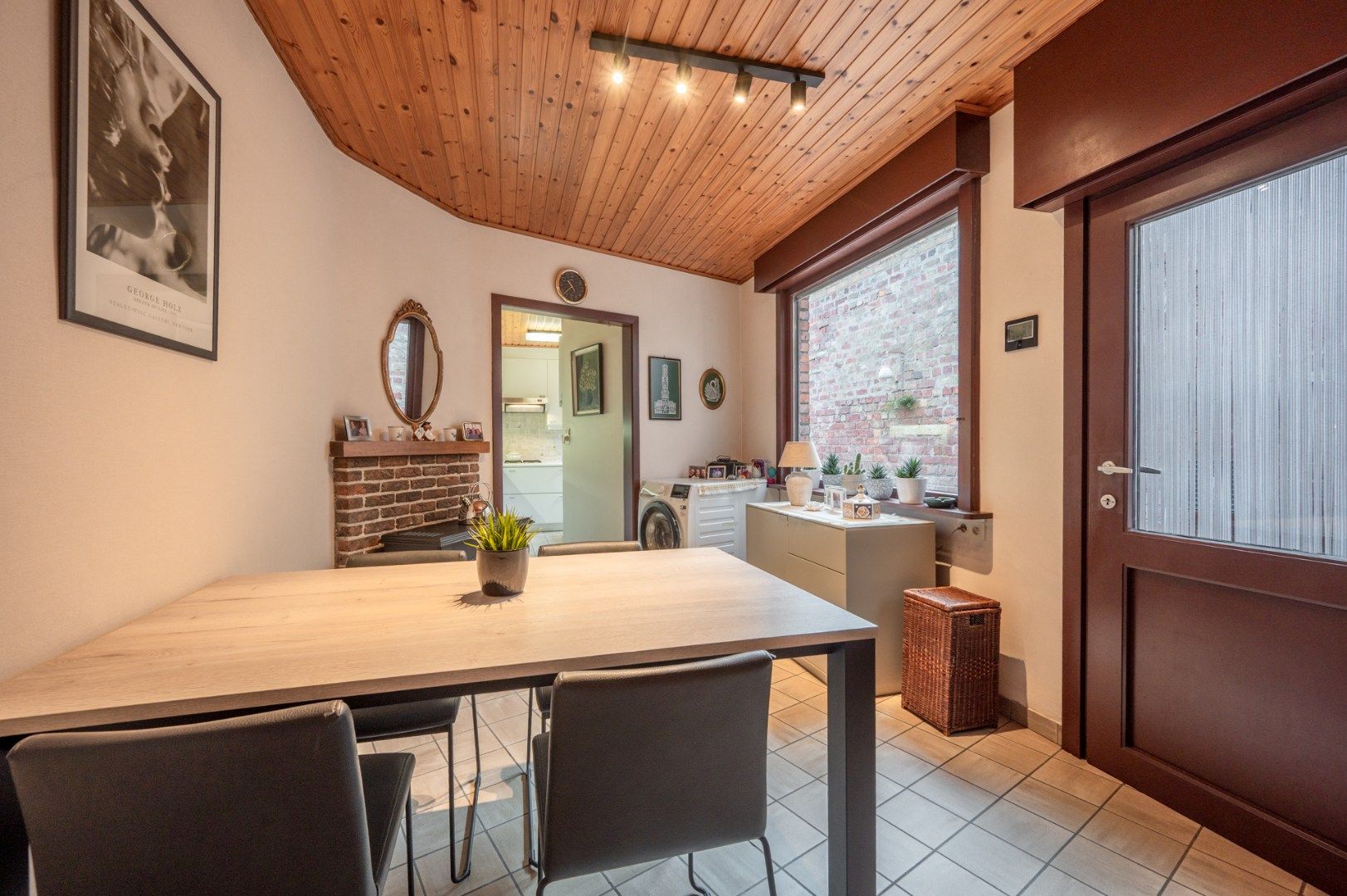 Rustig gelegen woning met potentieel in hartje Brugge foto 4