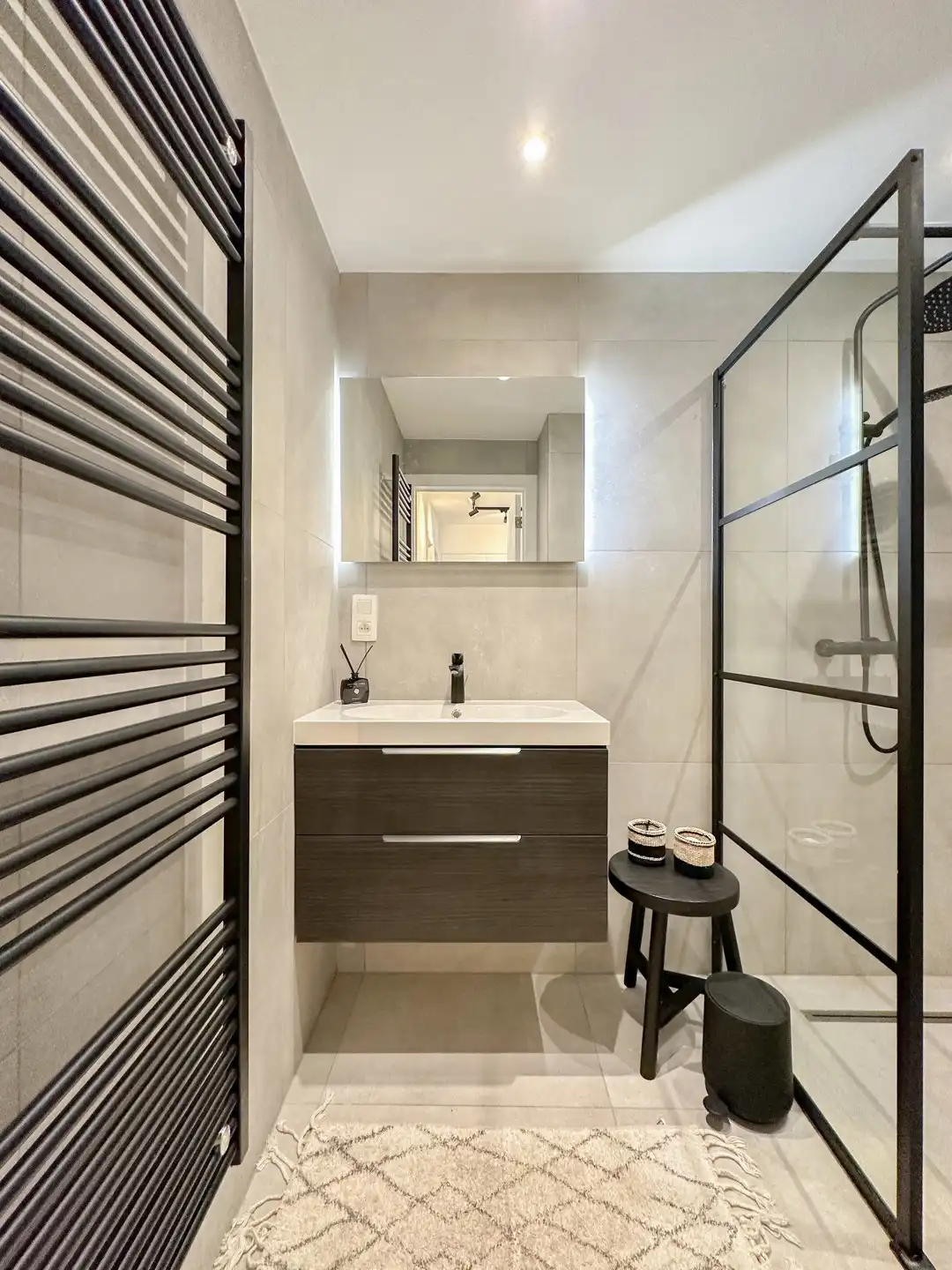 Ruim en lichtrijk 3-slpk. appartement nabij Groentenmarkt foto 23