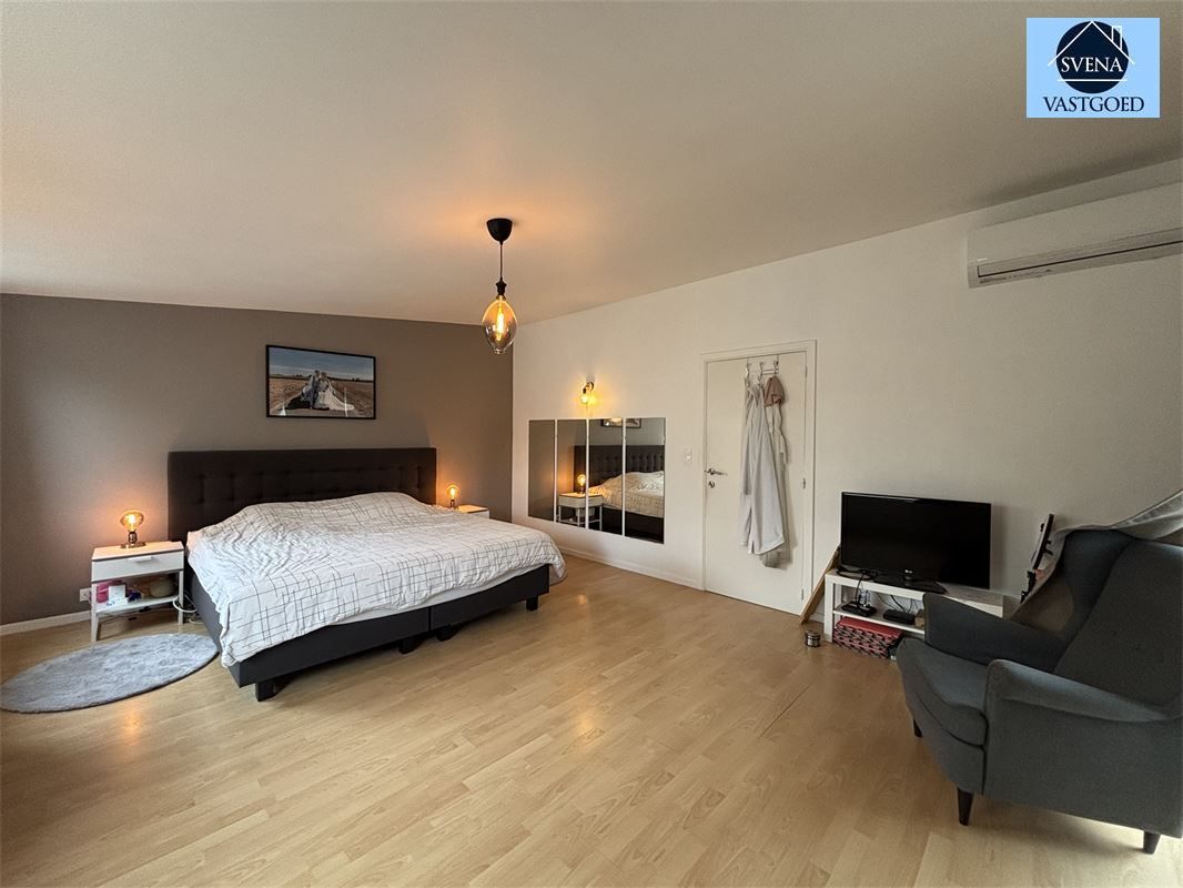 RUIME WONING MET LOODS foto 16