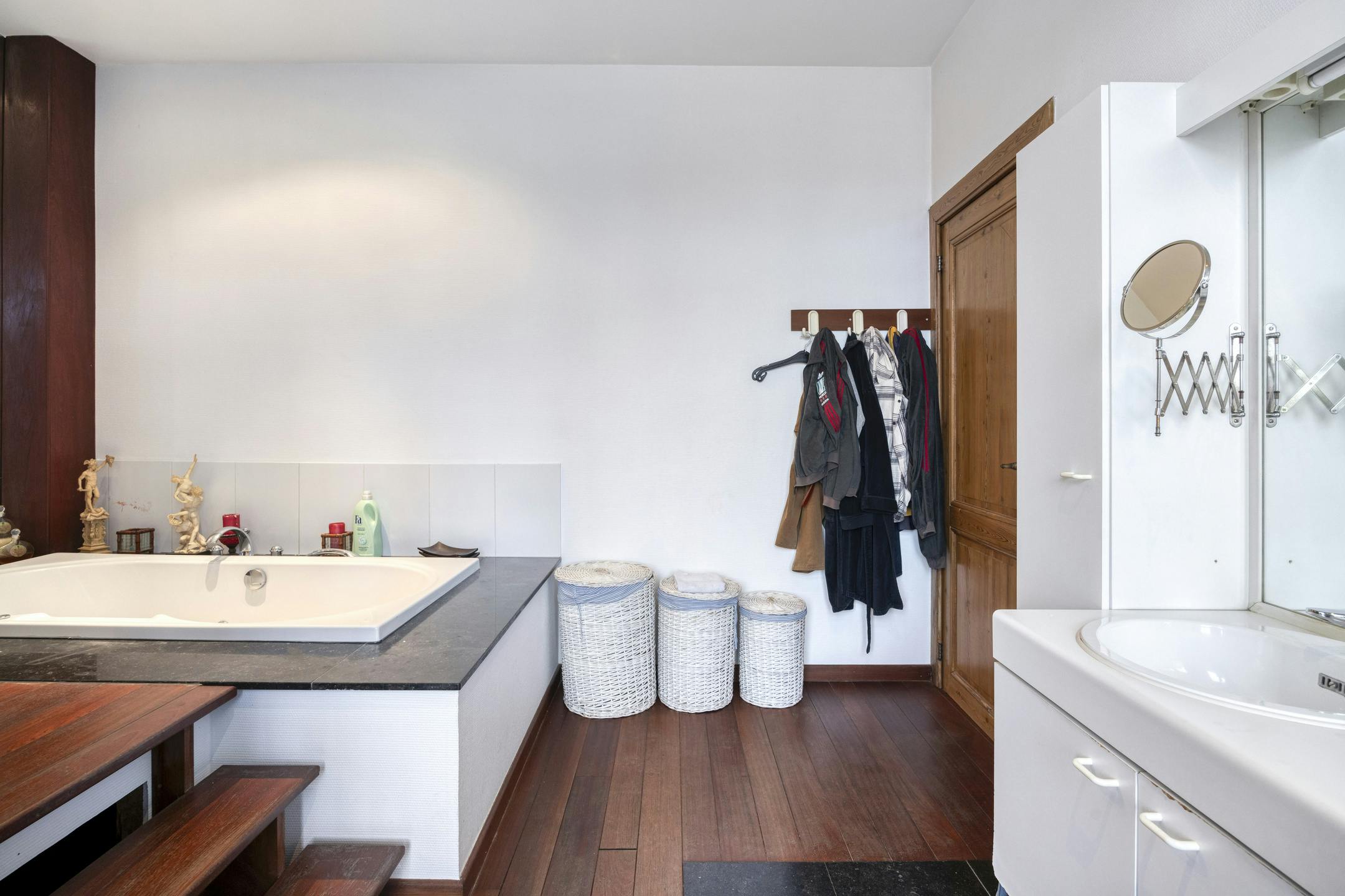 Charmante herenwoning met garage en tuin in het hartje van Ternat foto 18