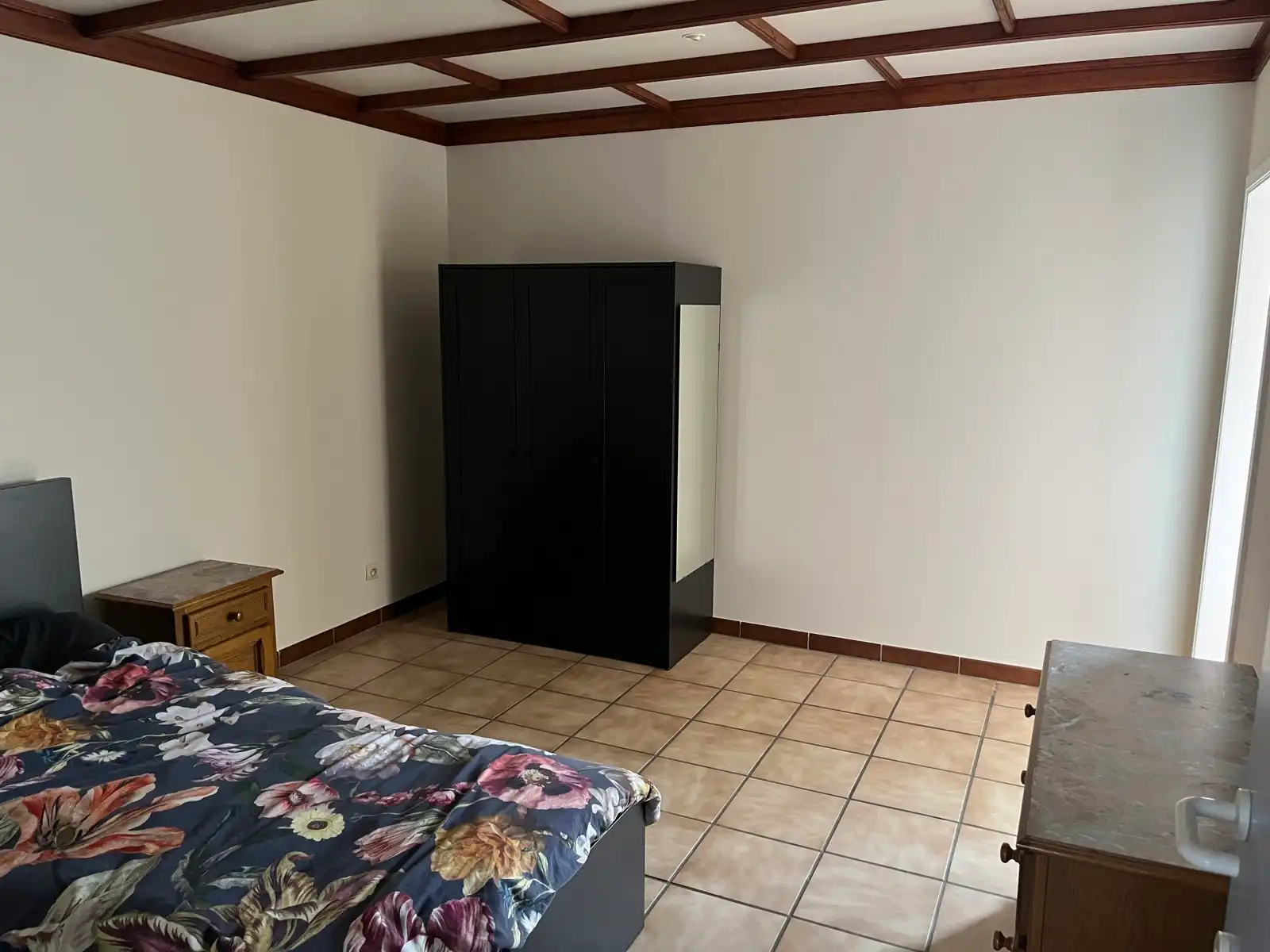 Appartement met ruime garage nabij centrum foto 8