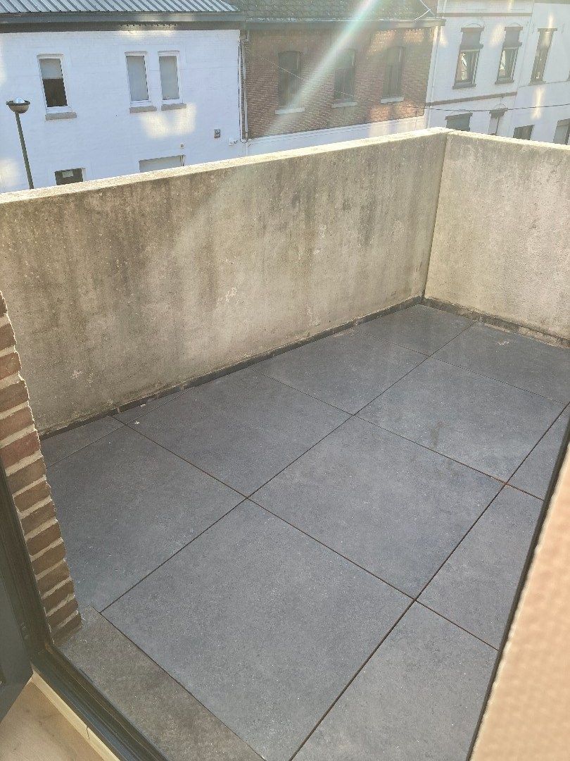 Instapklaar appartement met terras en autostandplaats in hartje Beringen foto 7