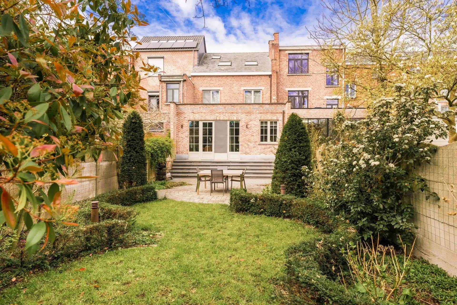 Ruime karaktervolle woning met 6 slpks en tuin! foto 2