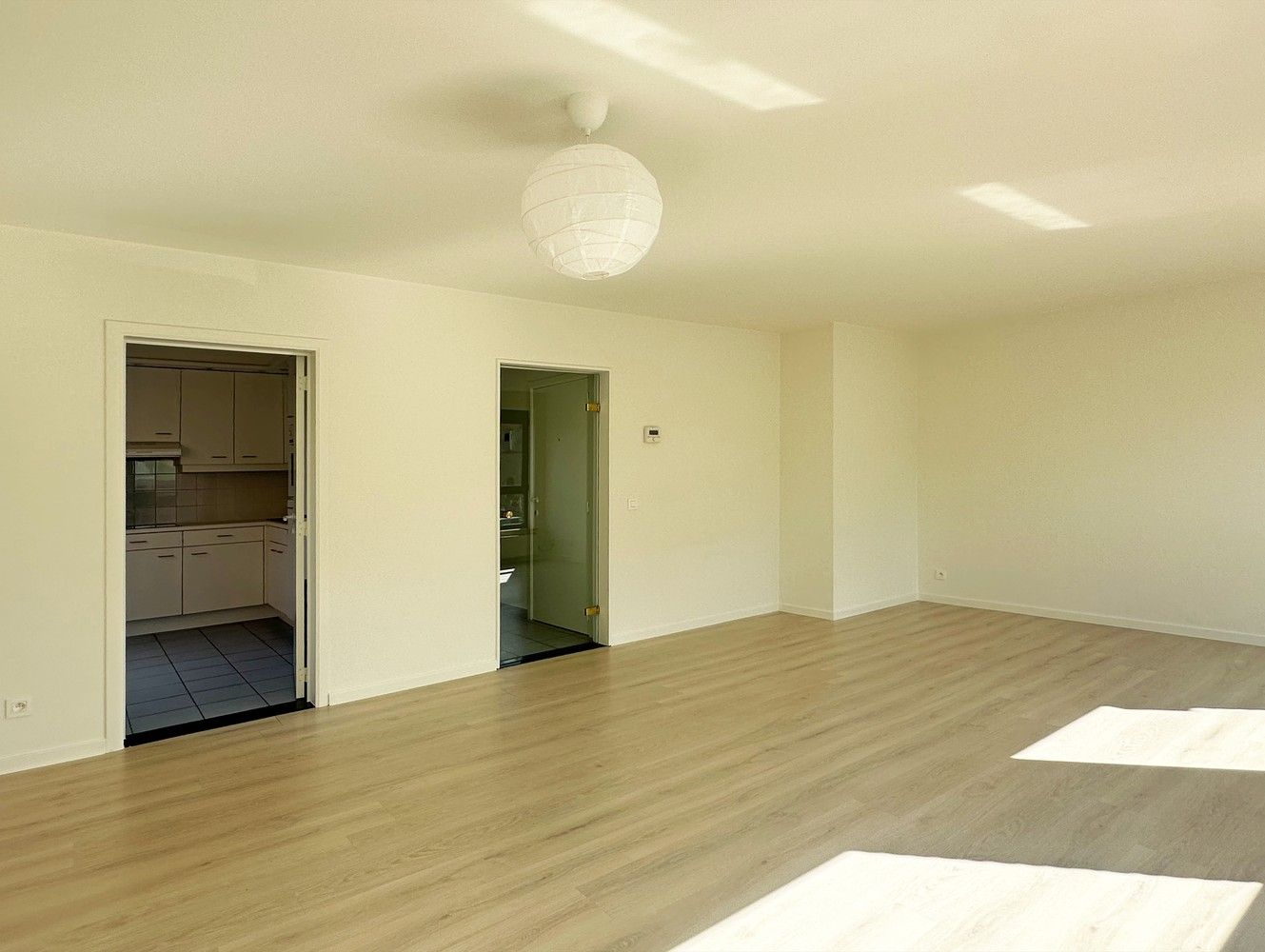 Lichtrijk éénslaapkamer appartement in centrum Lint foto 5