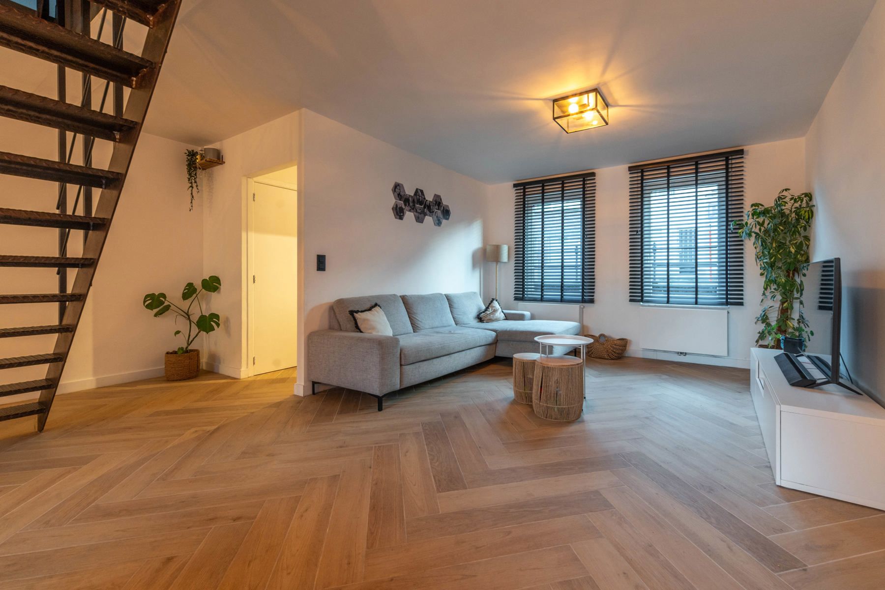 Instapklare, modern afgewerkte woning met B-label te Niel. foto 3