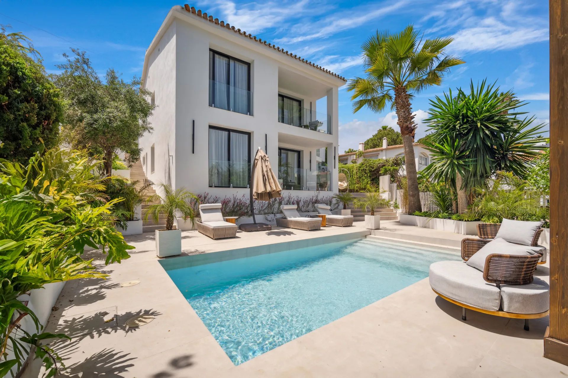 ()=>{if(producerUpdateValueVersion(node),producerAccessed(node),node.value===ERRORED)throw node.error;return node.value} Villa Sanctuary - 29600 Nueva Andalucia