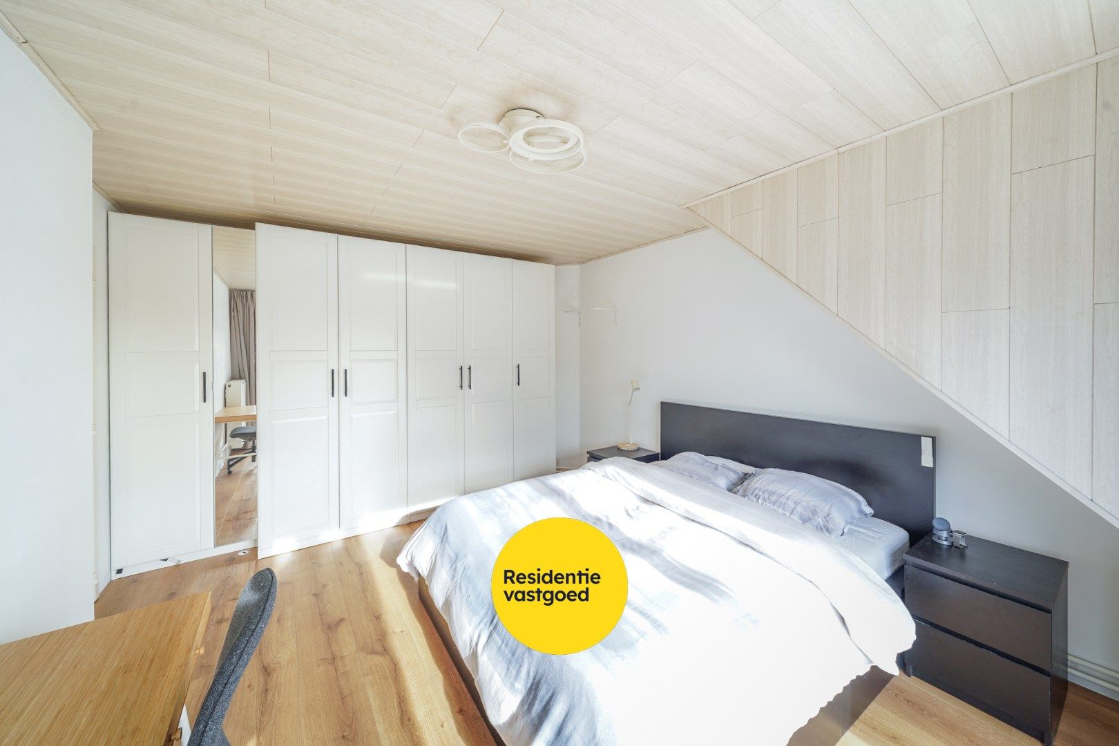 Ruime bel-étagewoning met 3 slaapkamers en garage te Oostende foto 10