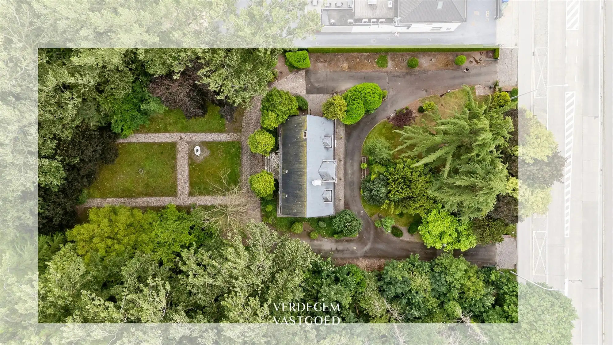 Klassevolle villa in weelderige tuin foto 3