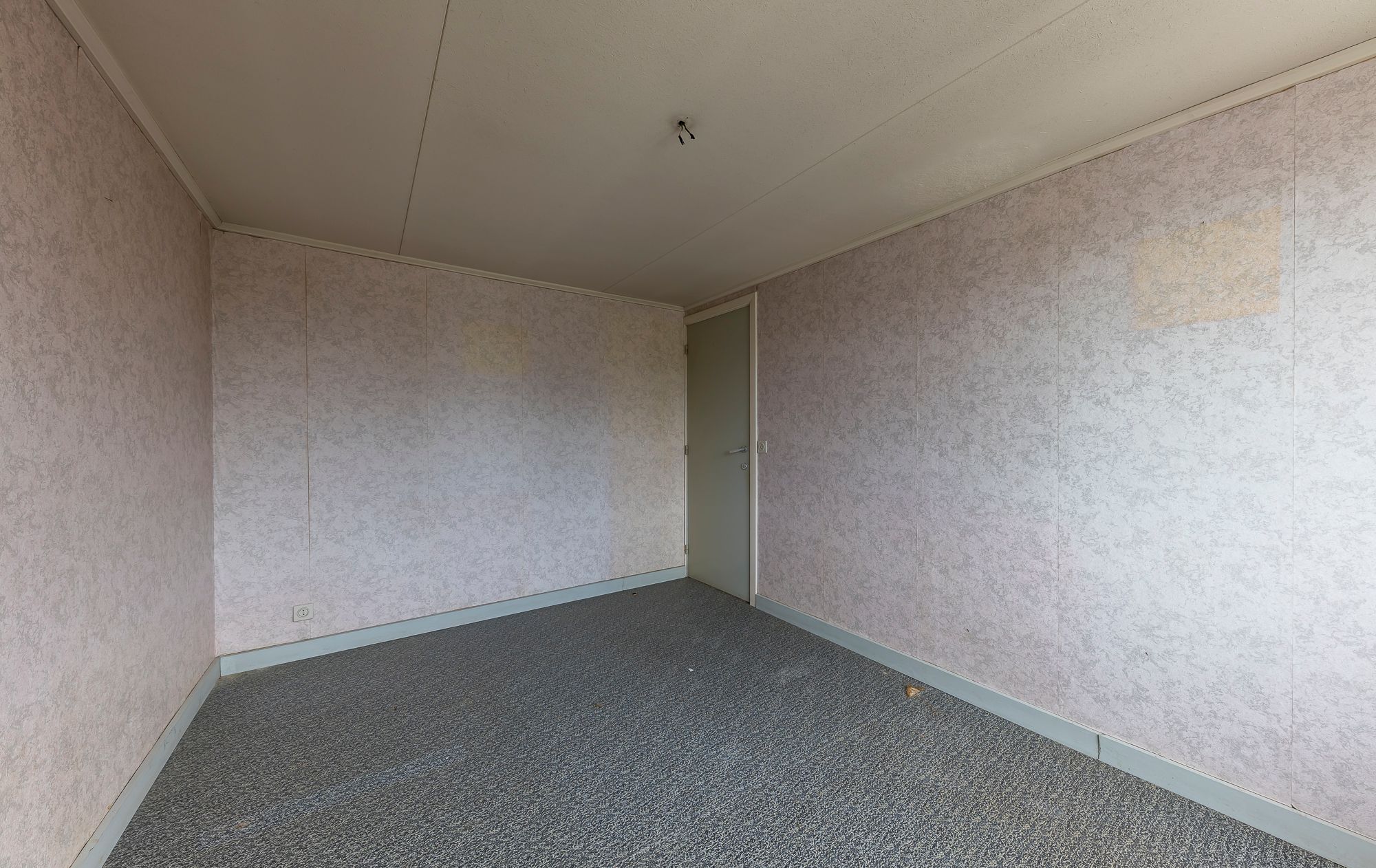 TE KOOP: Interessante renovatiewoning: zeer ruime, (halfopen) woning op gunstige ligging nabij het centrum van Bree foto 25