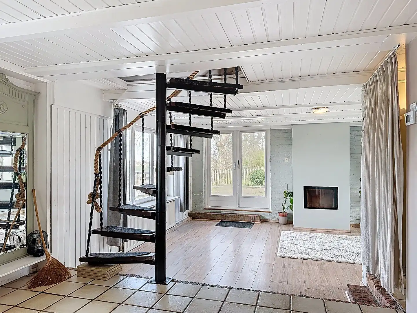 Charmante dijkwoning in het hart van de Zeeuwse polders (Slikkenburg) foto 12