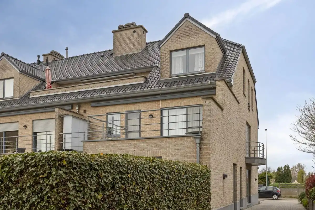 LICHTRIJK APPARTEMENT VAN 92M²  MET TWEE SLPK'S EN UNIEK TERRAS VAN 27M² IN KESSELT foto 16