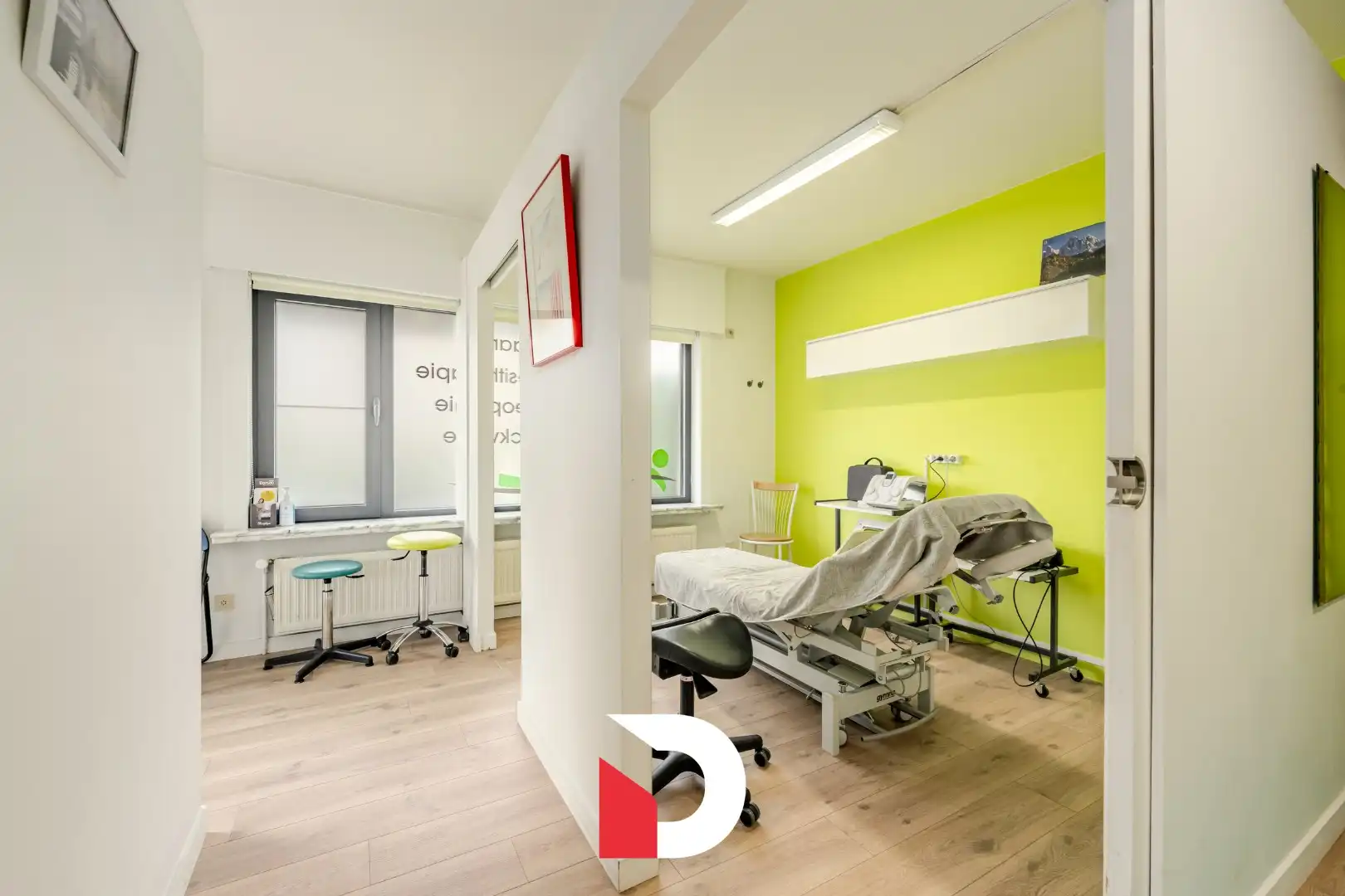 Instapklare hoekwoning met praktijkmogelijkheid in topbuurt nabij centrum Brugge foto 13