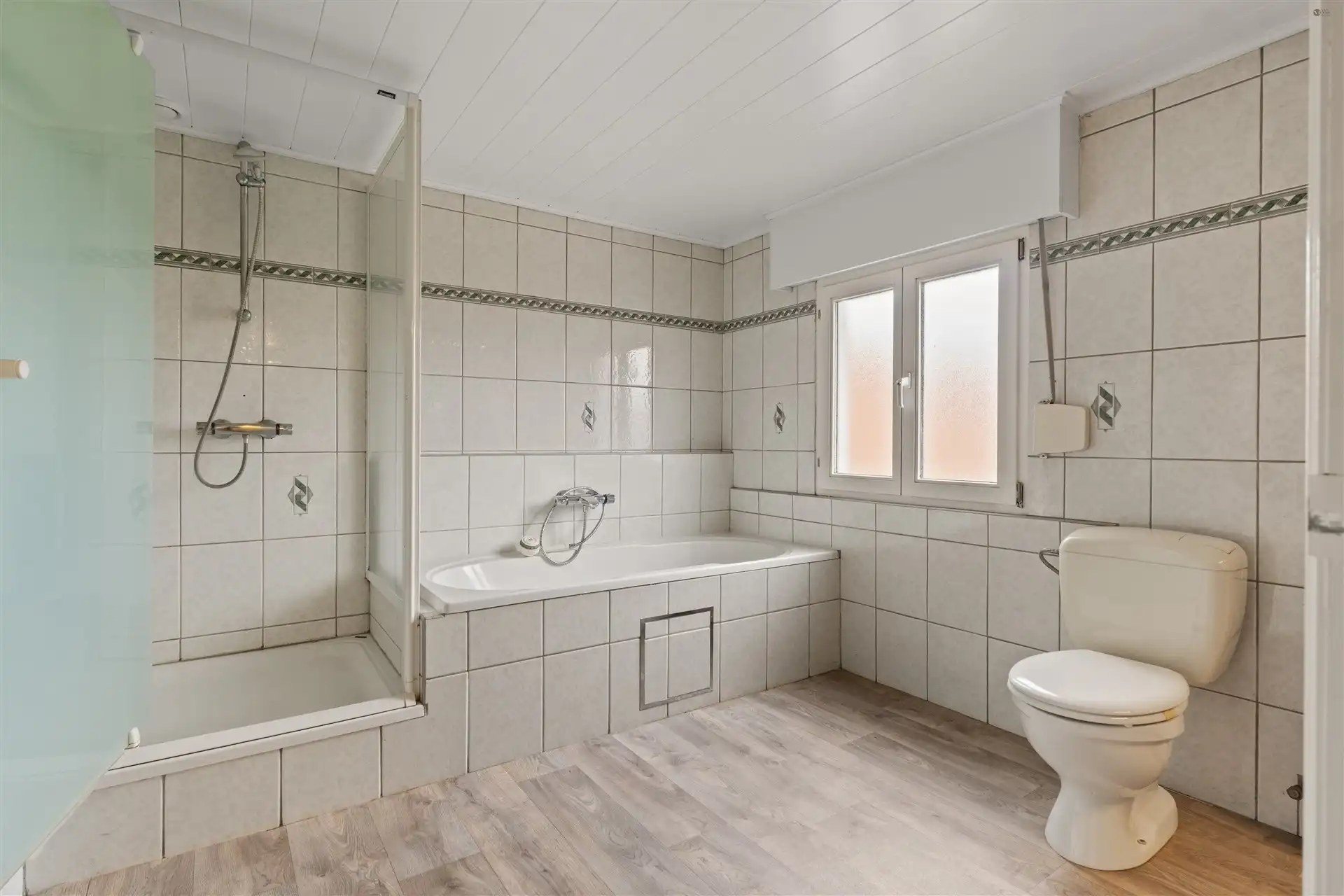 Open bebouwing met vrijstaande schuur  foto 18