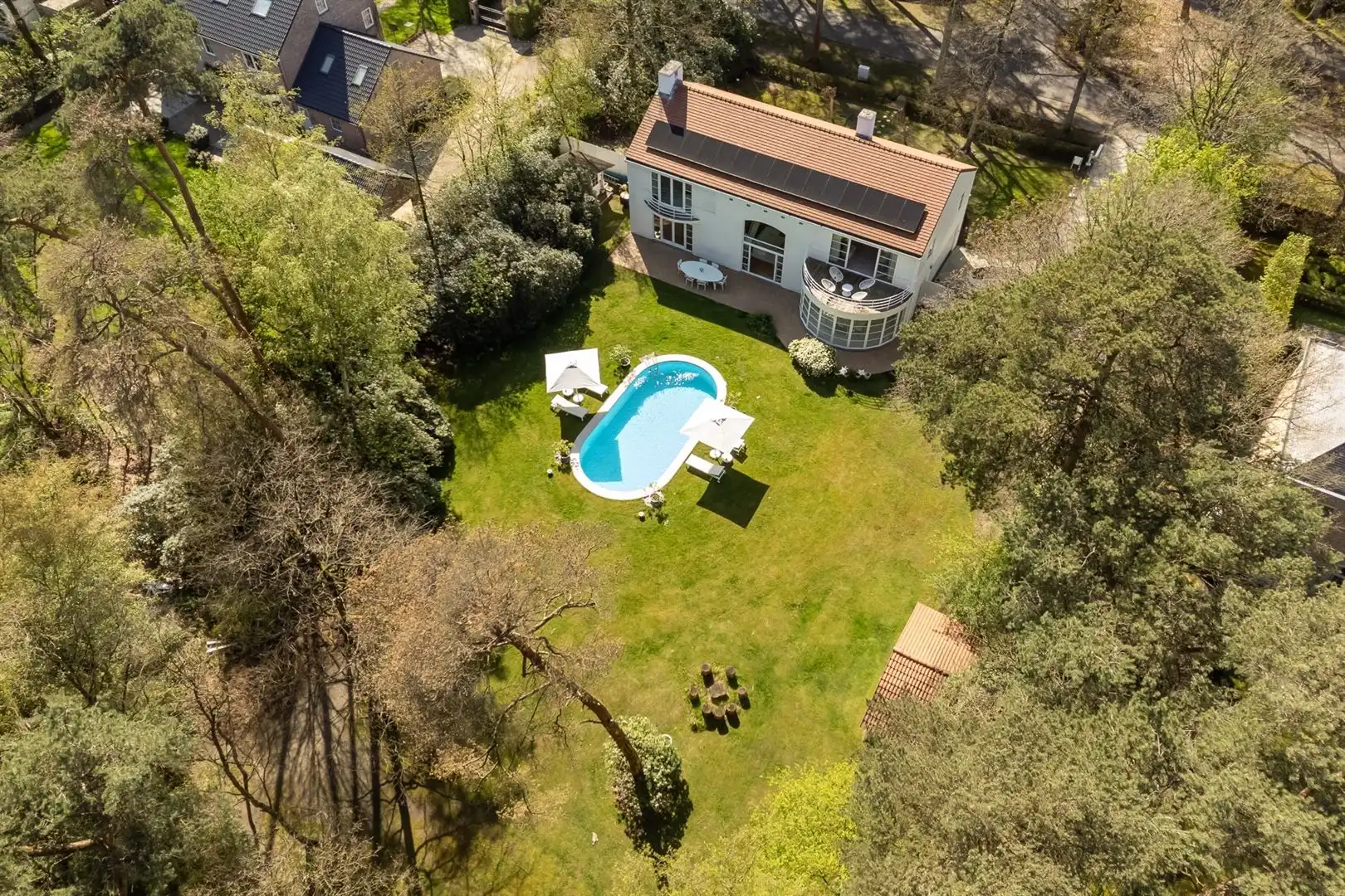 Exclusieve architectenvilla met zwembad in de prestigieuze Bellemondwijk foto 4