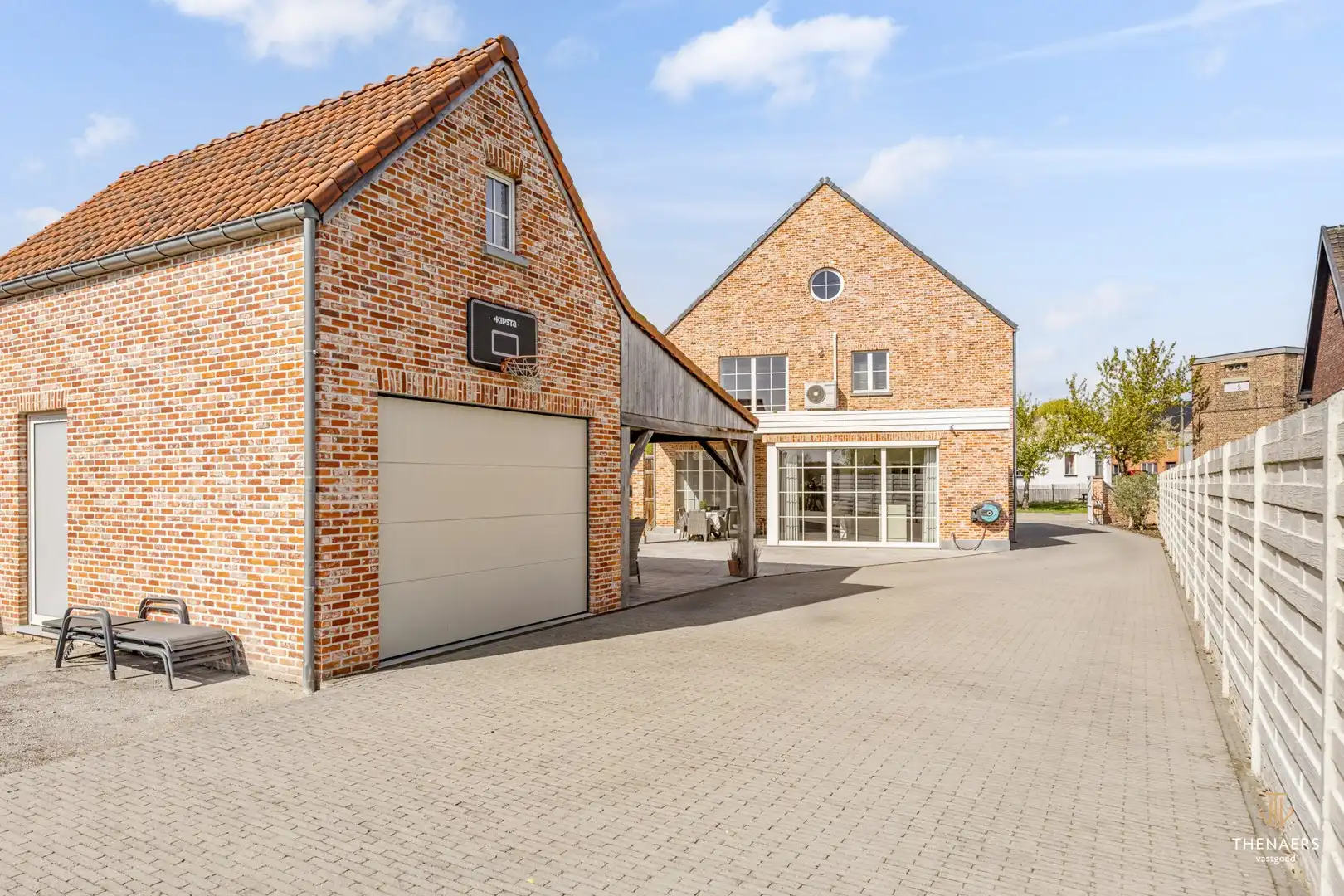 Stijlvolle pastoriewoning met ruimte, comfort en een prachtig afgewerkt geheel in Sint-Truiden. foto 30