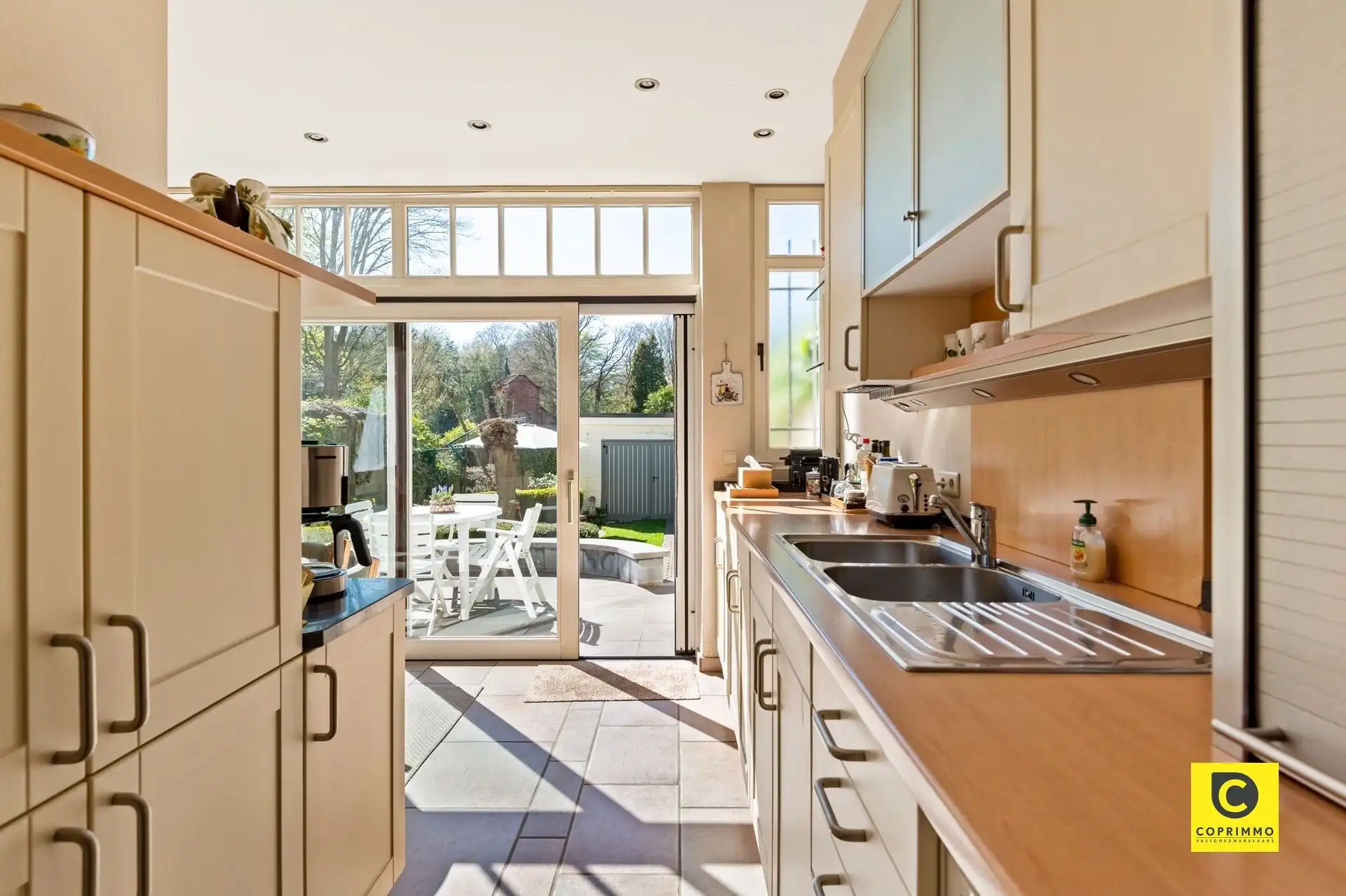 Karaktervolle woning te koop in hartje Edegem foto 7