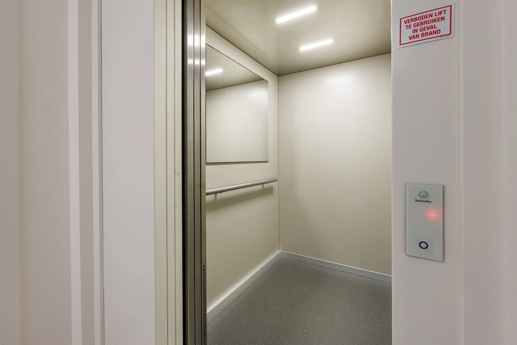 Energiezuinig appartement in centrum Burcht met terras foto 19