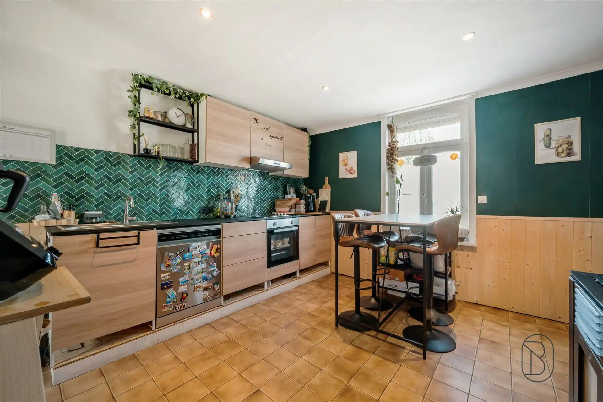 Rustig gelegen gezinswoning met 4 slk, garage en tuin foto 6