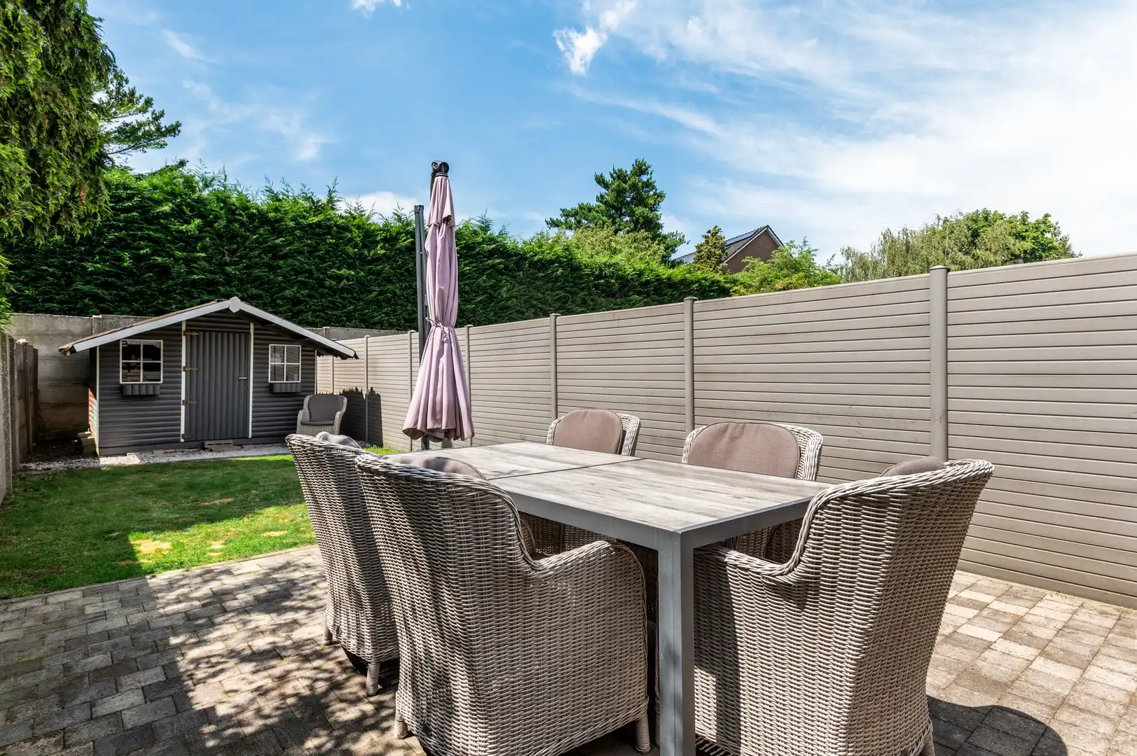 Instapklare woning met veranda en tuin foto 9