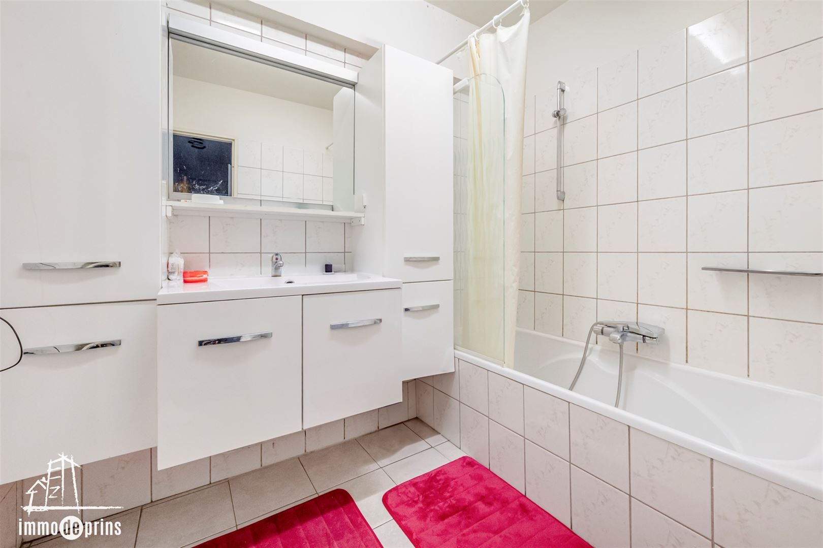 Goed onderhouden verhuurd appartement  met 2 slaapkamers foto 13
