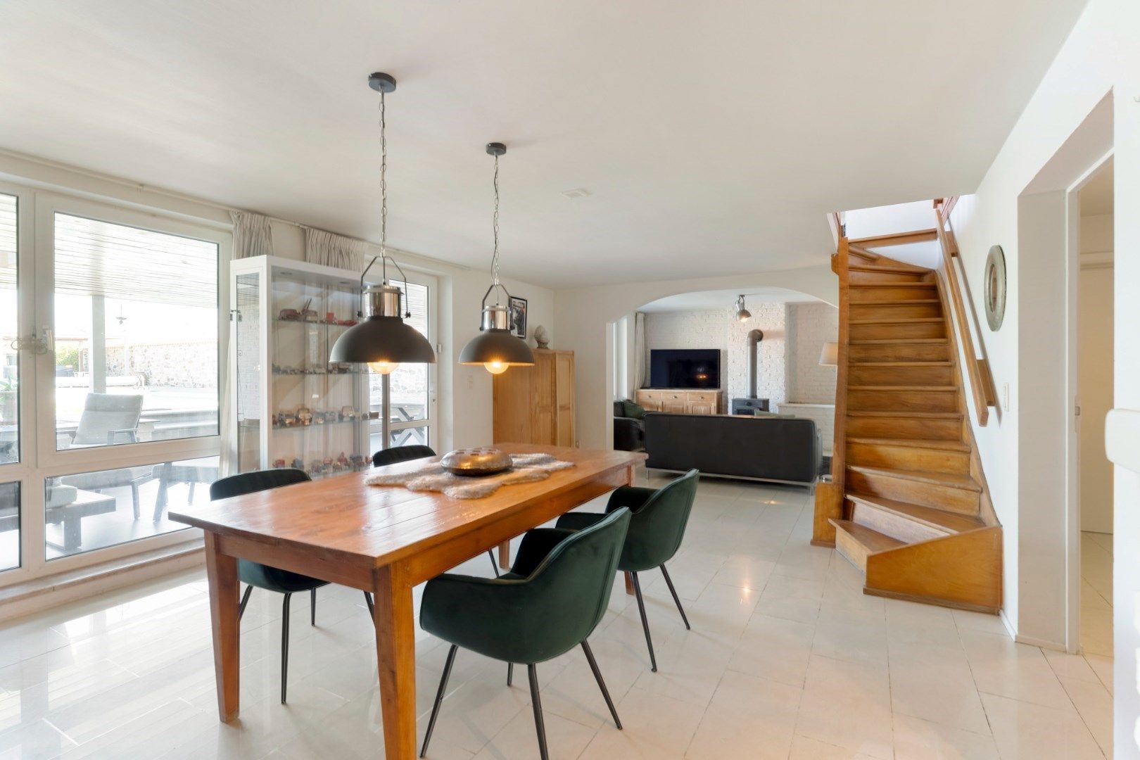 Prachtig gerenoveerde vrijstaande woning met heerlijke tuin met zwembad op 16a16ca foto 13