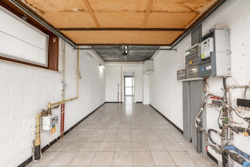 Instapklare halfopen woning met 4 slaapkamers en zonnige tuin TE KOOP in Oostrozebeke! foto 23