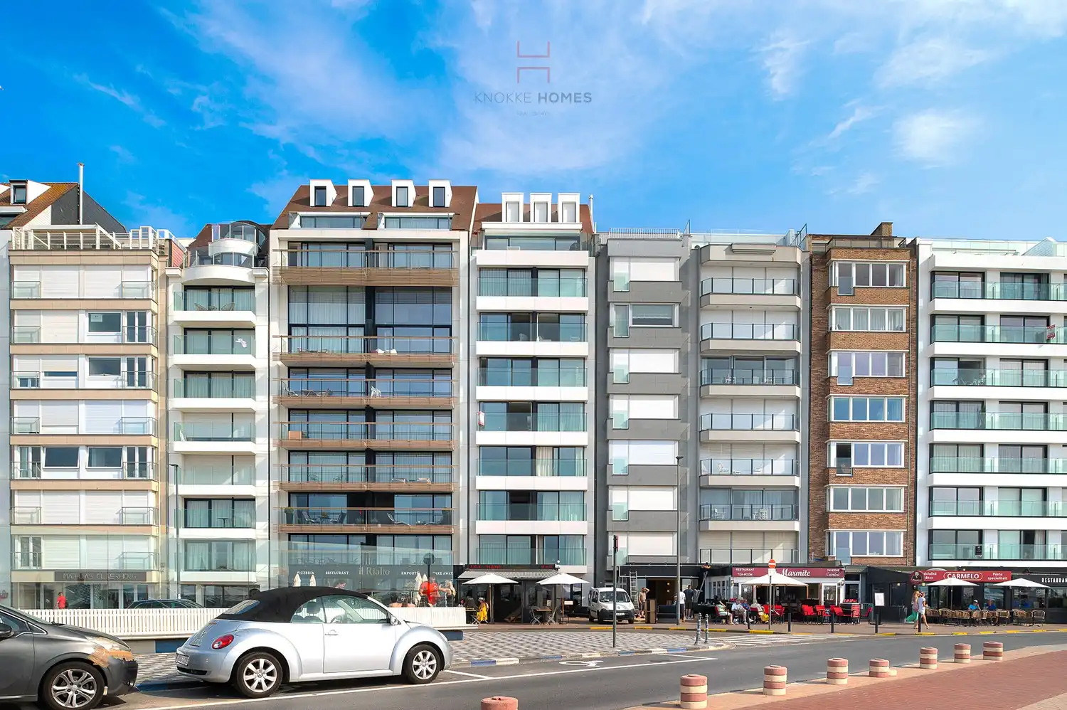 Instapklaar 3-kamerappartement met frontaal zeezicht aan het Rubensplein foto 2
