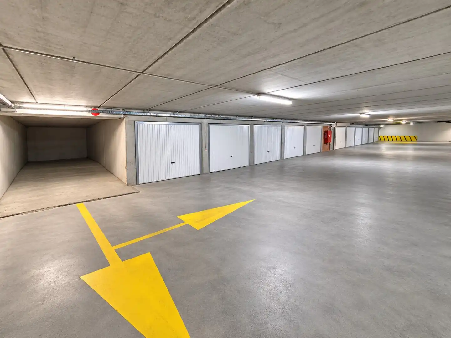 Ondergrondse autostaanplaats in Residentie Gauguin te Nieuwpoort-Bad. foto 4
