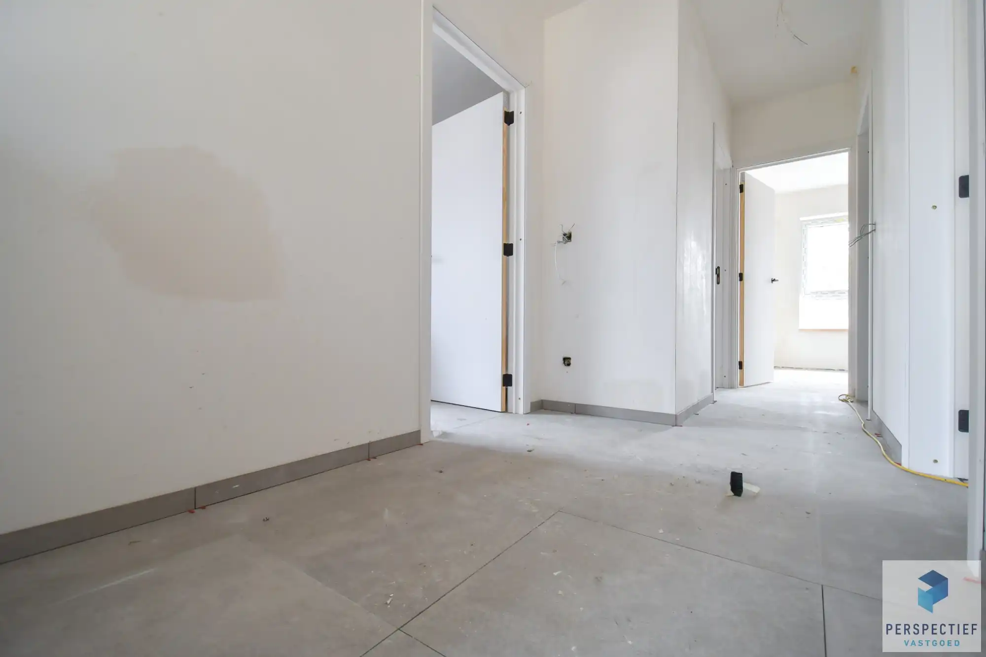 Rustig gelegen afgewerkte moderne nieuwbouwwoning (BEN) met garage en tuin foto 14