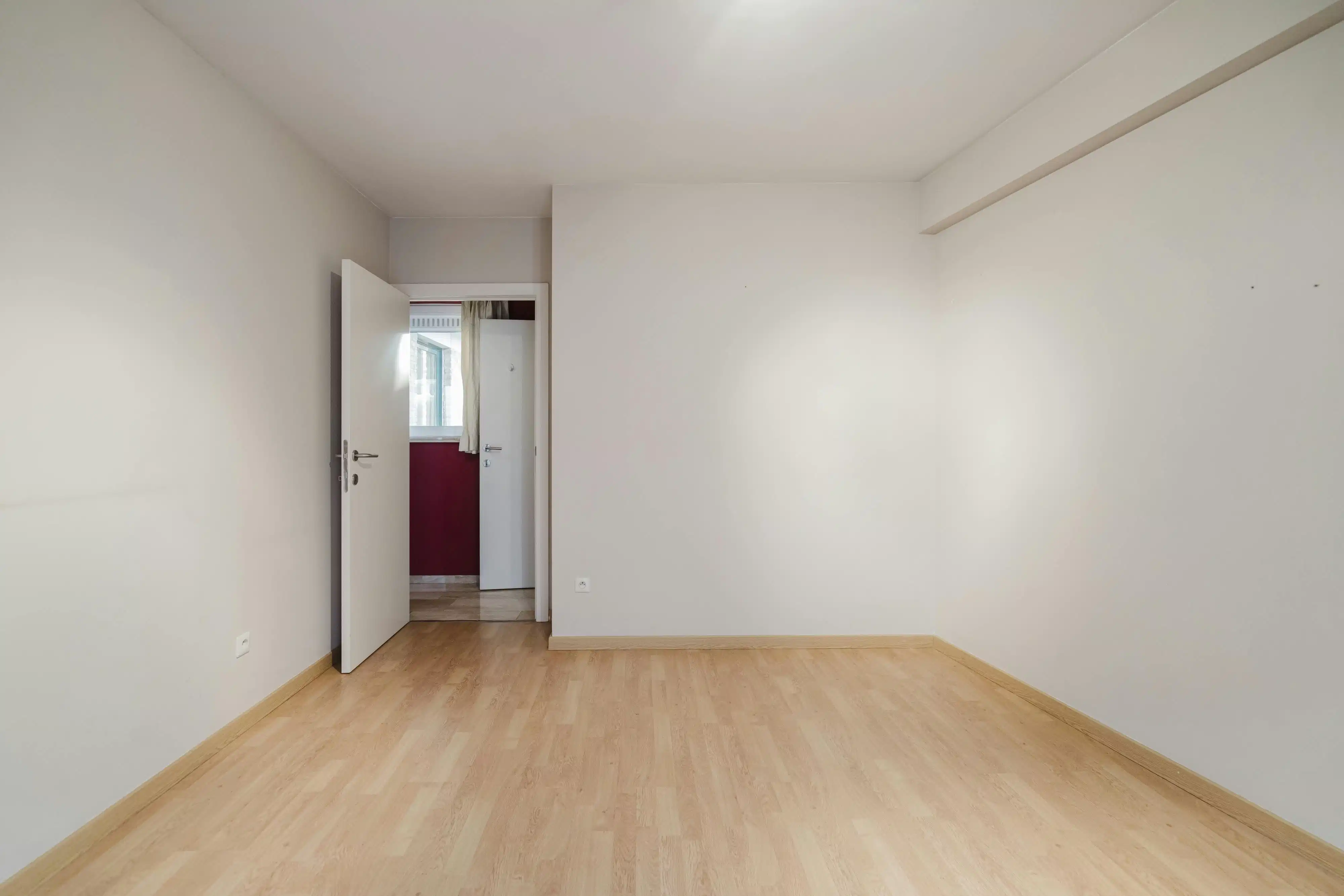 Ruim 3-slpk app. met garage in hartje Kortrijk foto 15