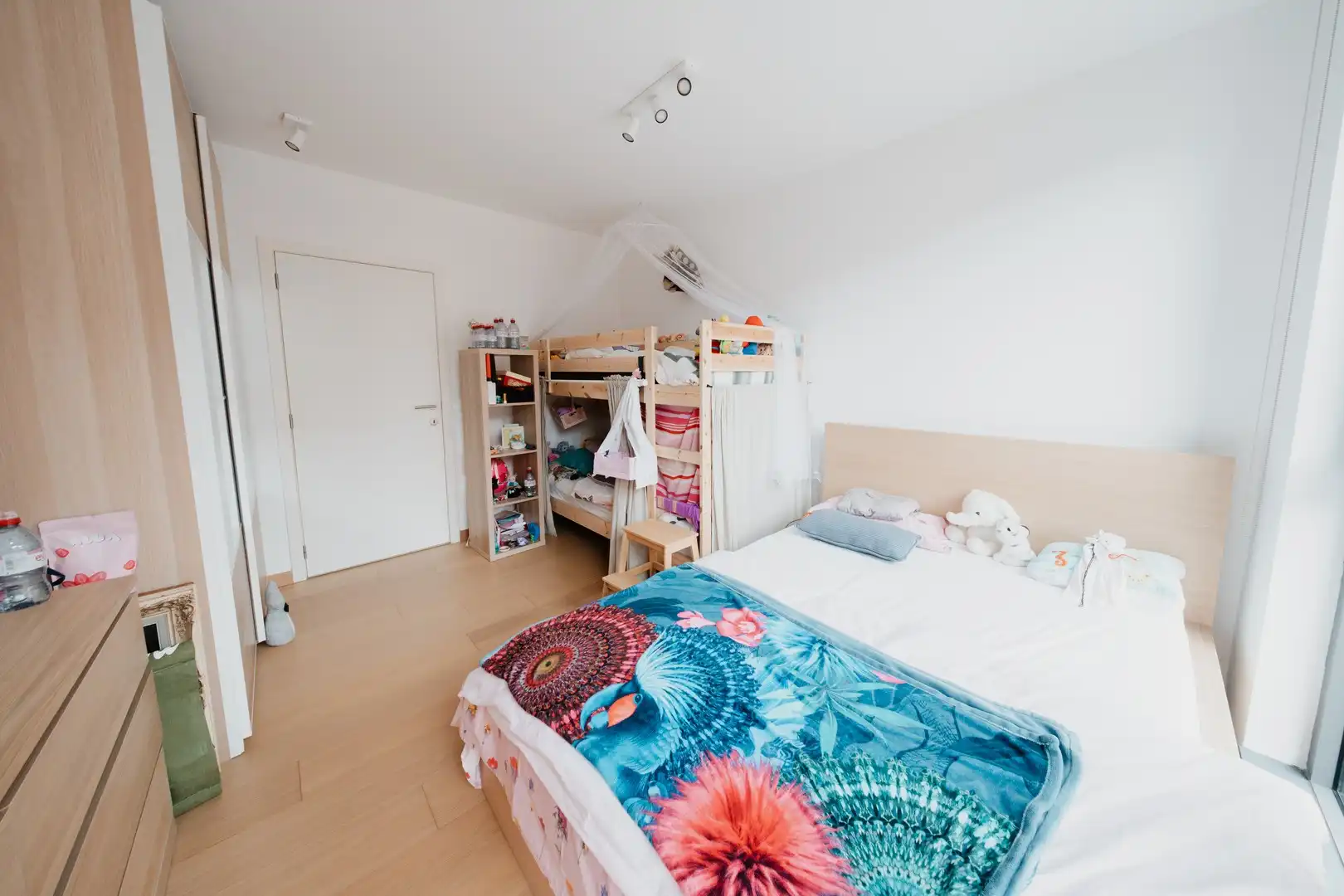 Duplex appartement met 3 slaapkamers, 2 badkamers en 3 autostaanplaatsen. foto 6