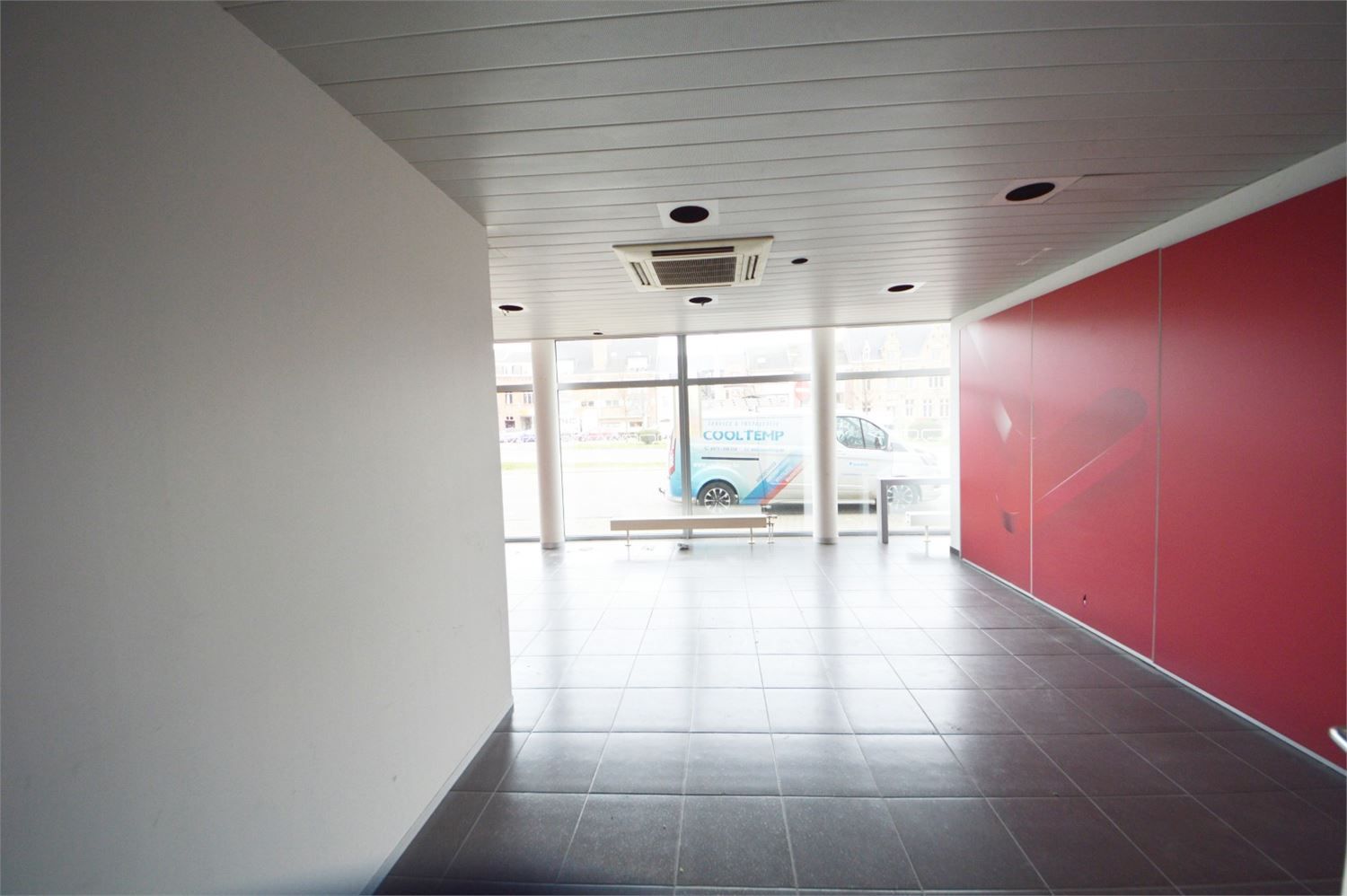 MODERN COMMERCIEEL GELIJKVLOERS 400 M2 OPTIONELE PARKING foto 9