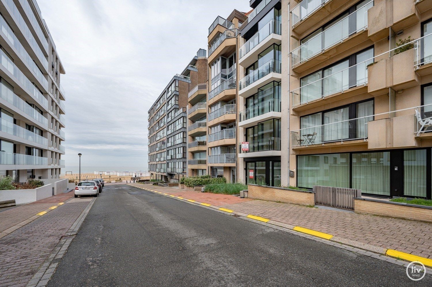 Nieuwbouw-duplex op de gelijkvloerse & eerste verdieping  gelegen te Lentelaan in  Duinbergen met zongerichte terrassen.  foto 11