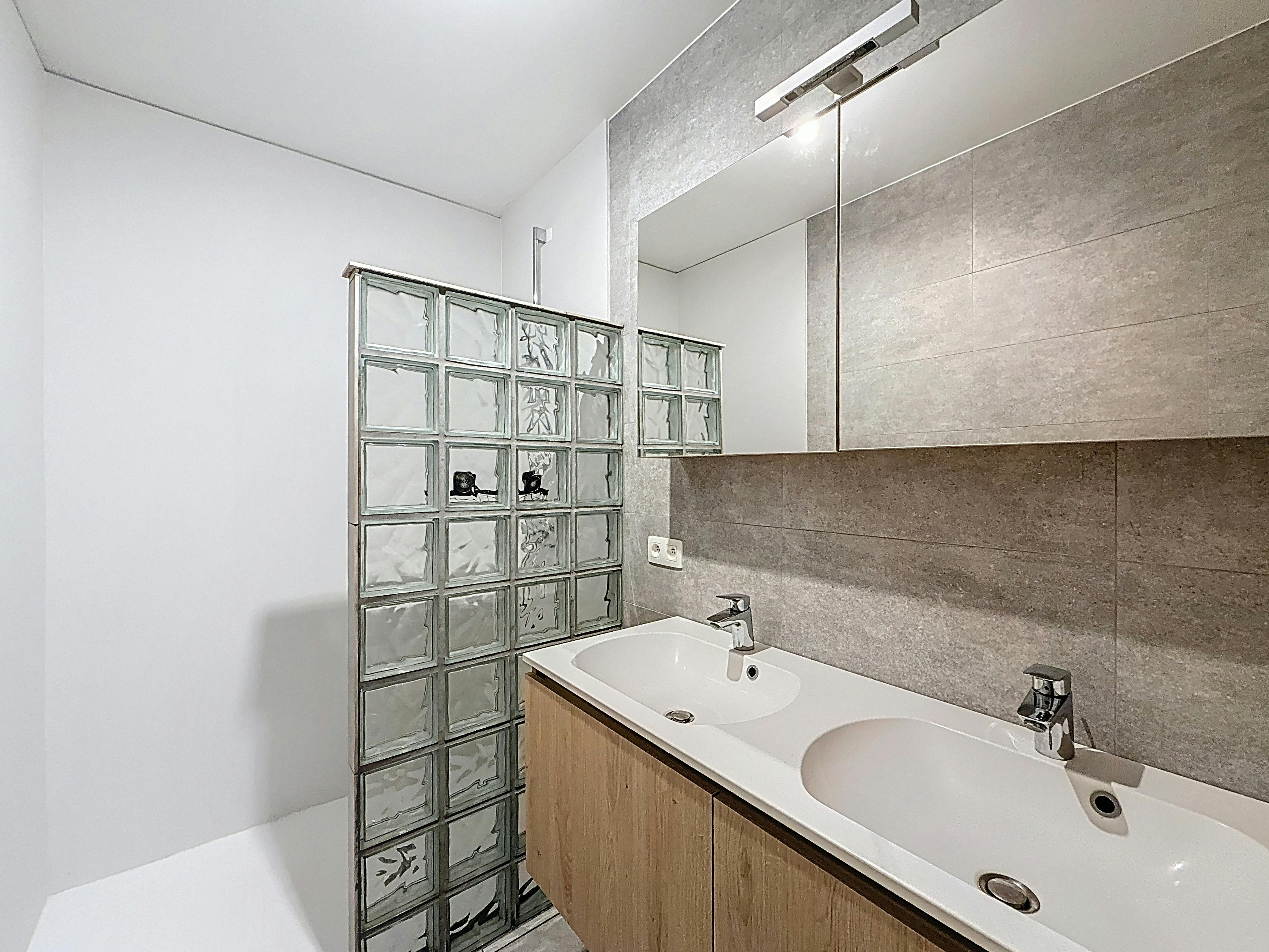Gezellig appartement te huur in centrum Kruishoutem foto 12