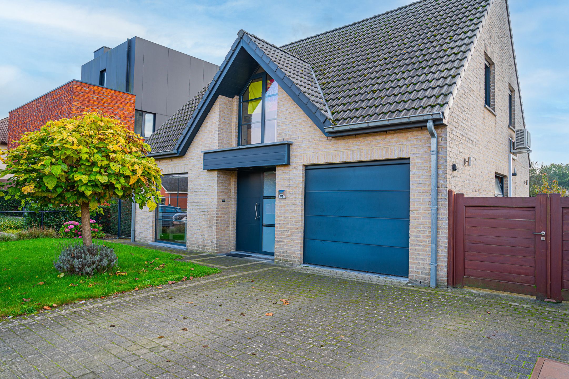 Instapklare woning met zuidgerichte tuin foto {{pictureIndex}}