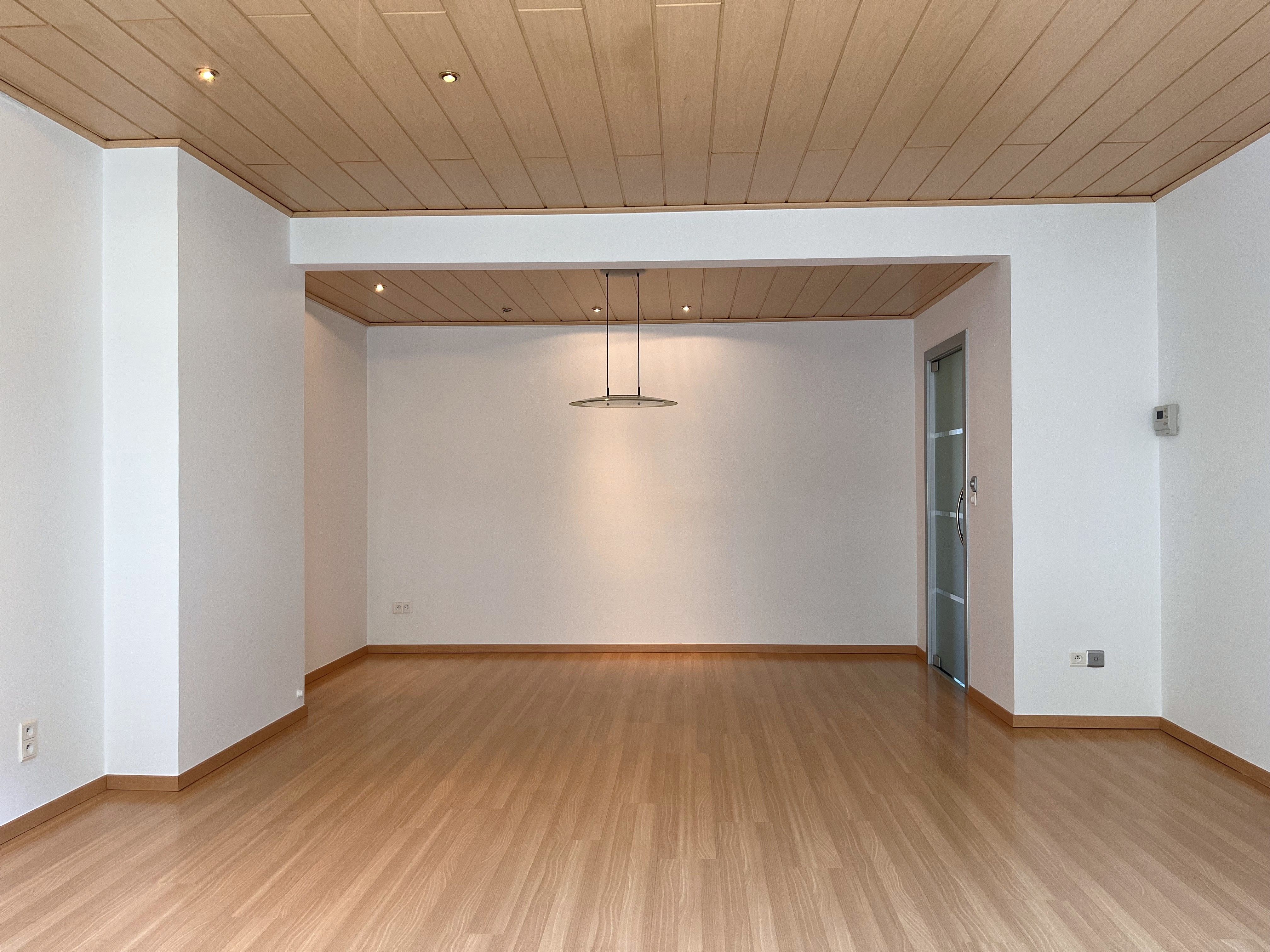 Ruim appartement, dubbele garage, 3 (slaap)kamers, nabij Hasselt centrum foto 2