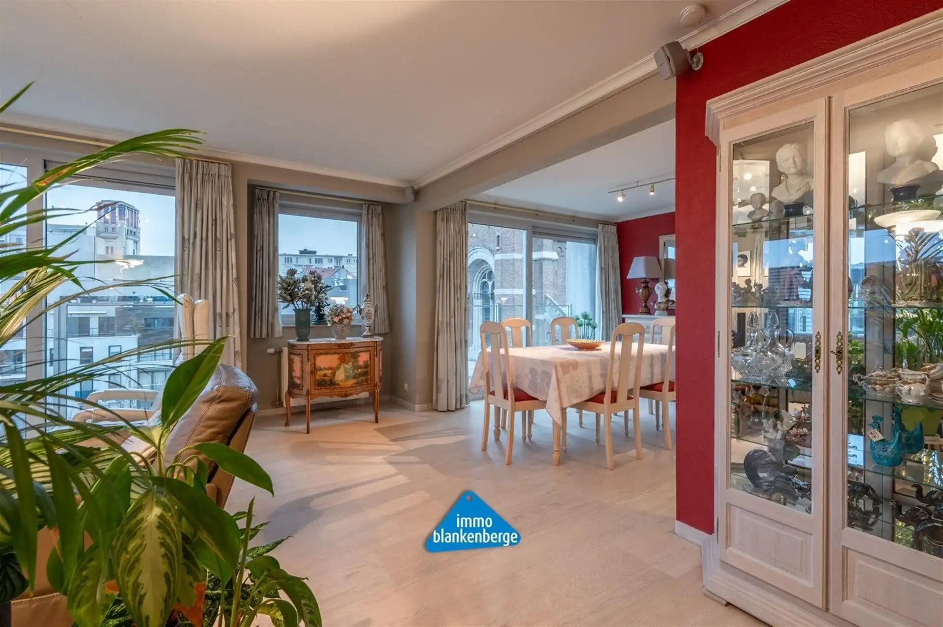 Lichtrijk hoekappartement met een zuidgericht terras (+/- 20m²) in het centrum van Blankenberge foto 8