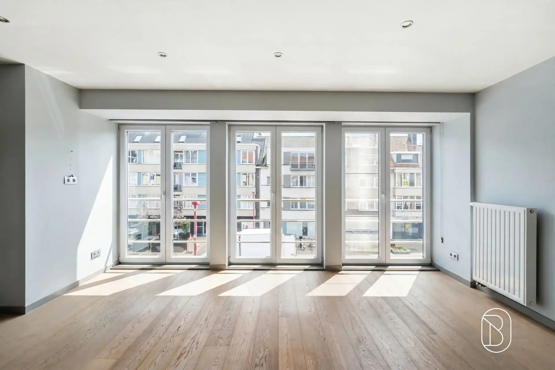 Topgelegen handelspand met kwalitatief duplex appartement foto 9