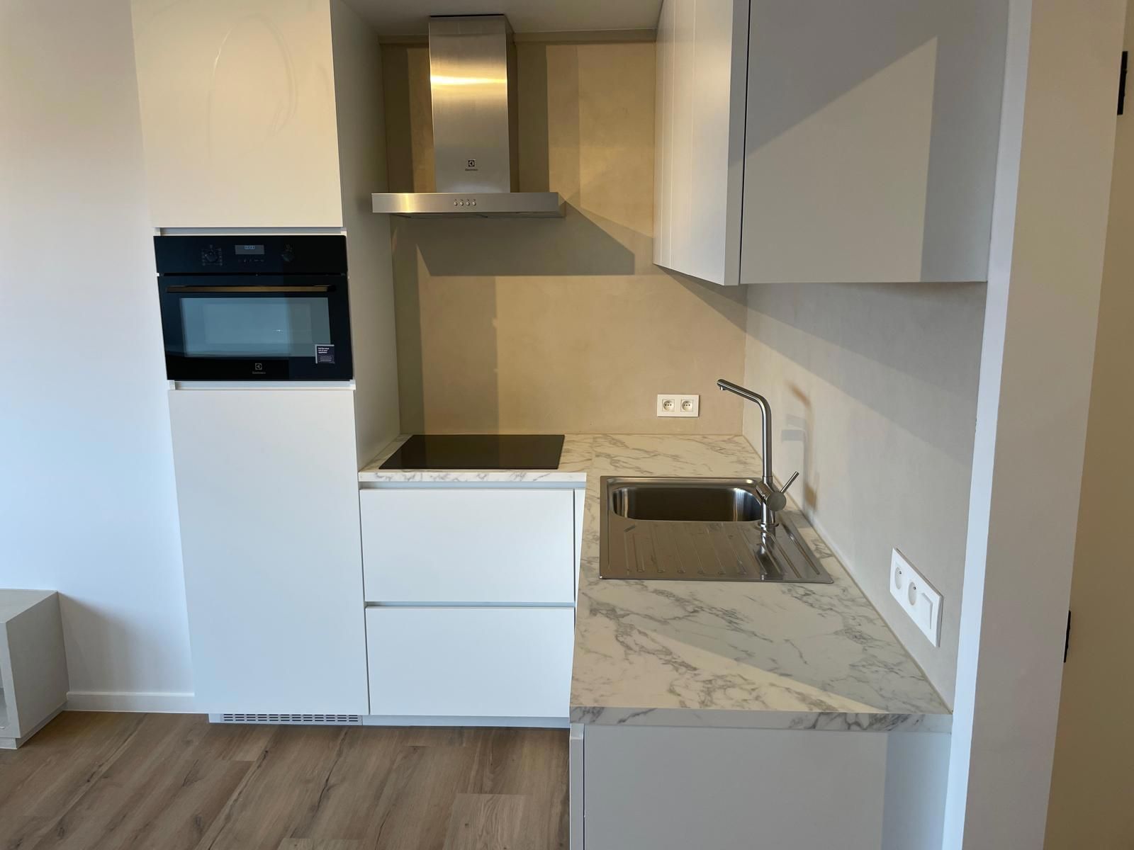 Super leuk volledig gerenoveerd appartement 1 slpk te Tienen foto 5