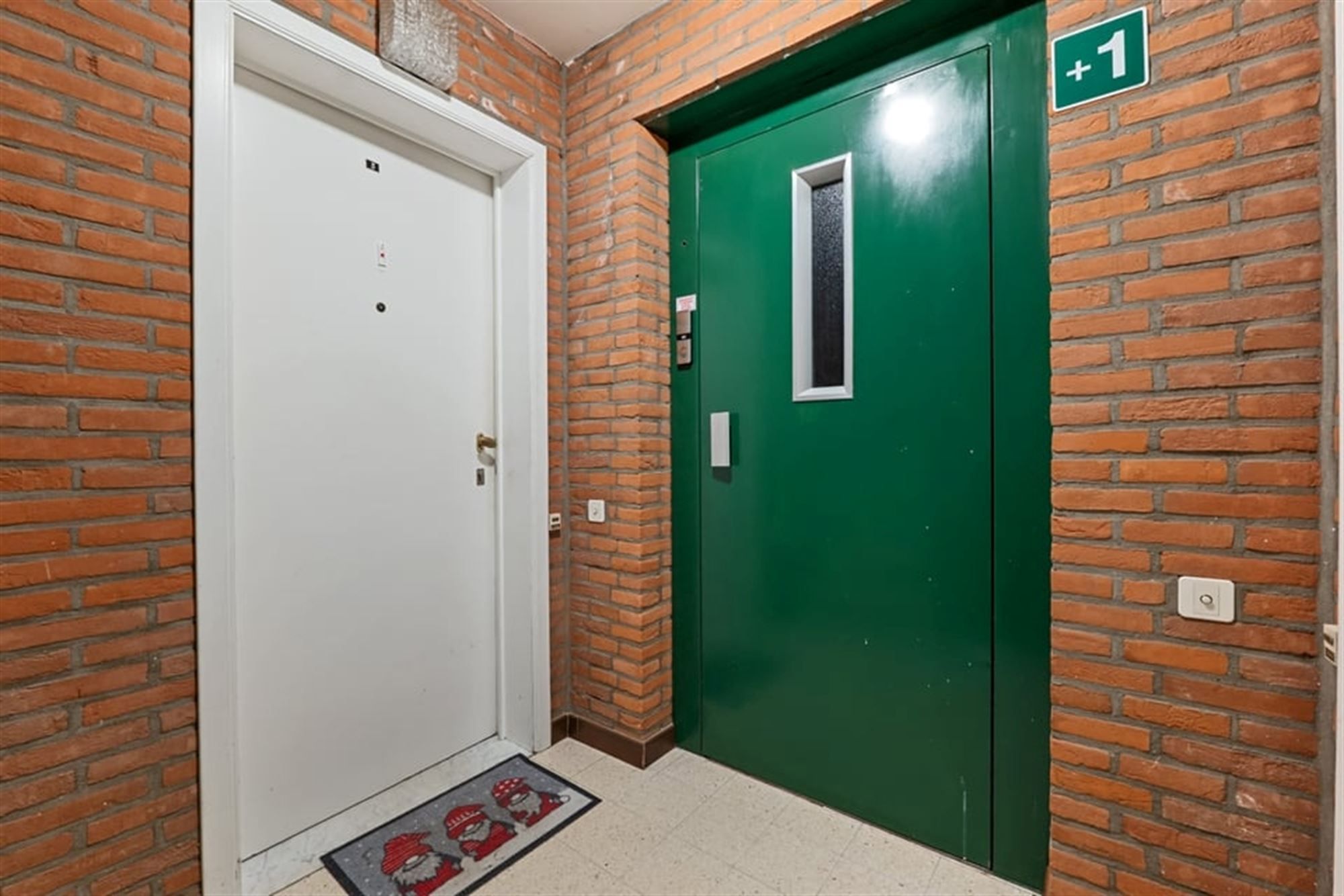 VERHUURD APPARTEMENT MET 2 SLKS IN HASSELT foto 5