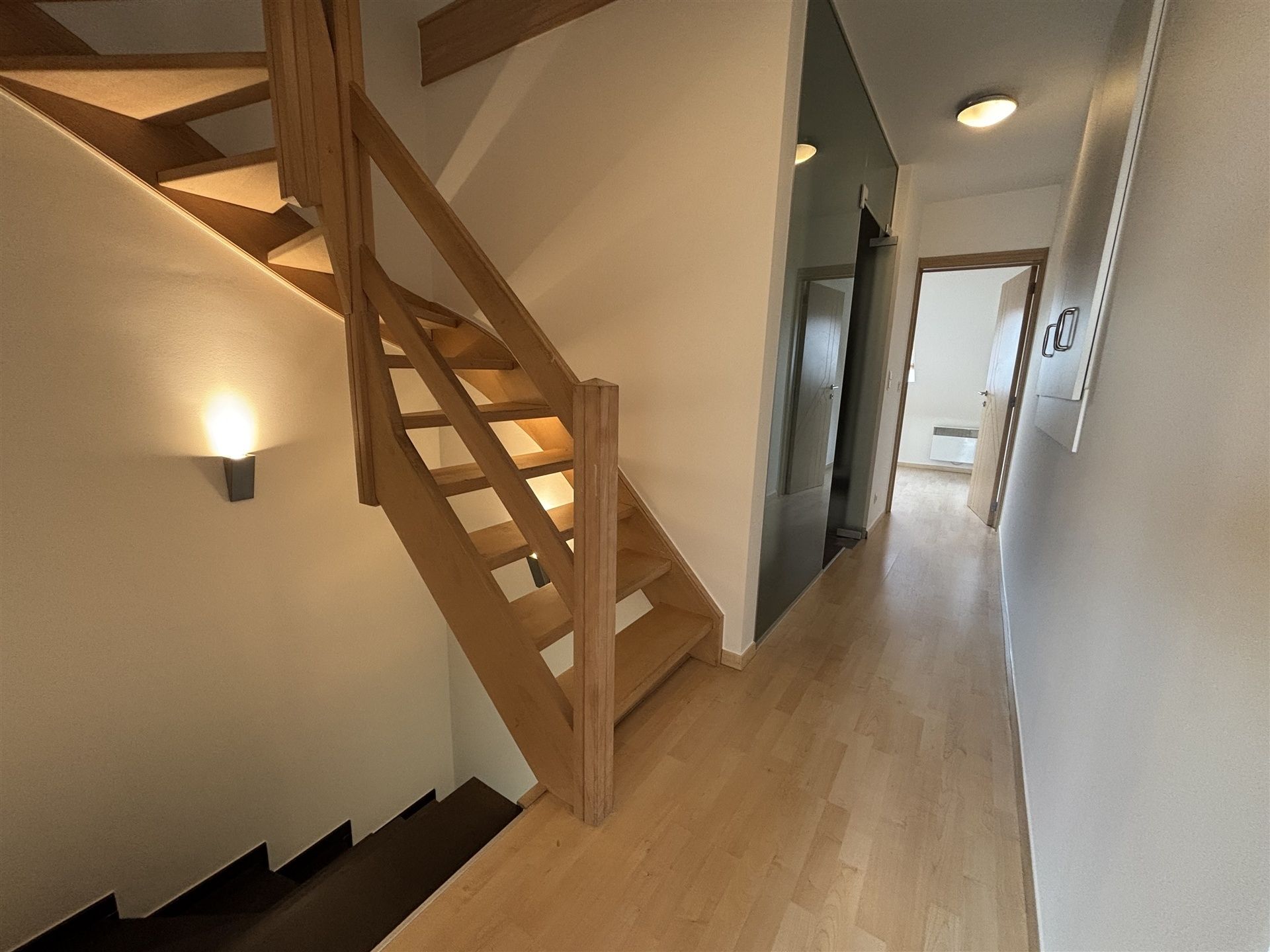 Duplex met 2 slaapkamers & 2 extra zolderkamers foto 17