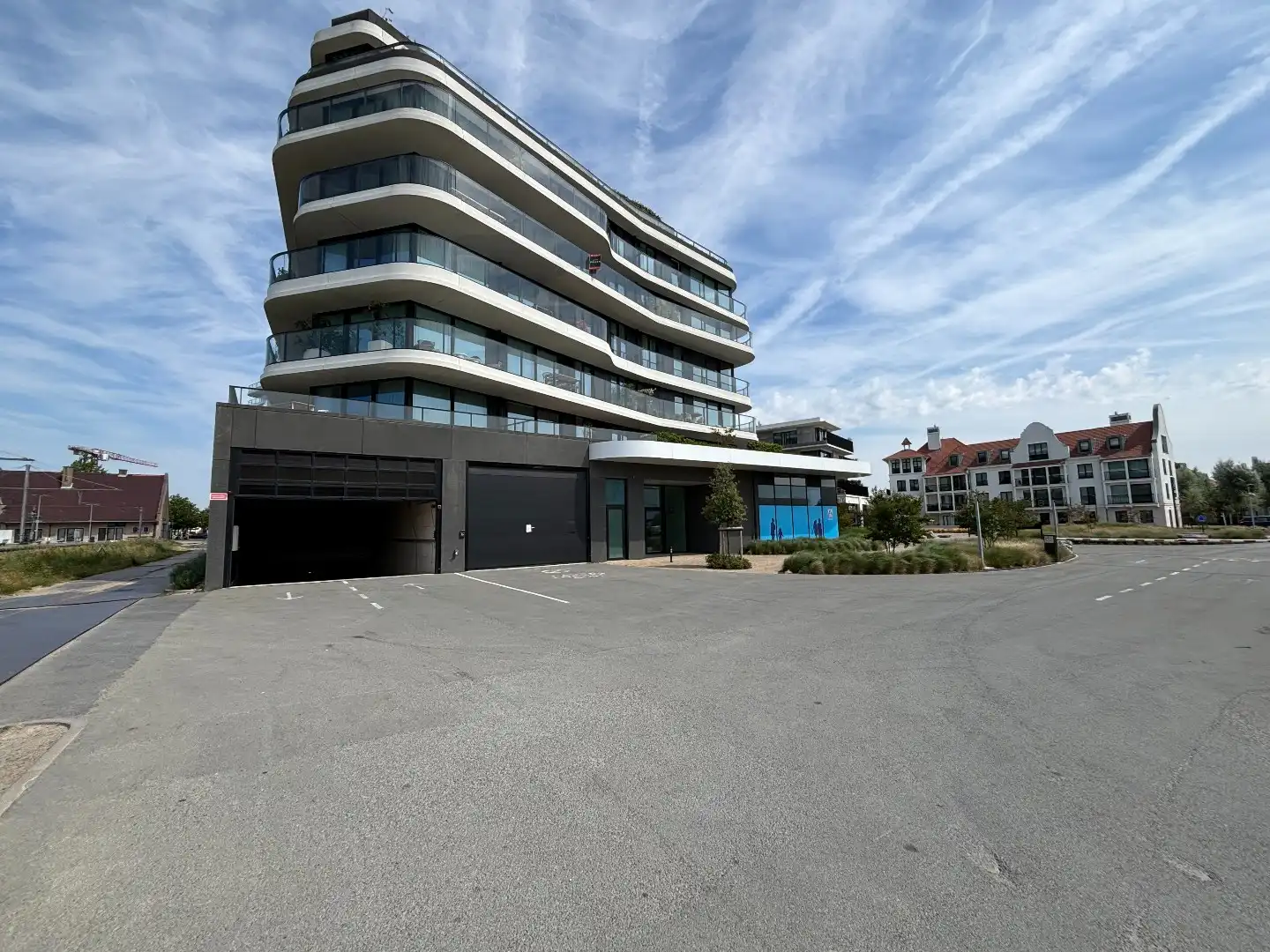 Makkelijk toegankelijke autostaanplaats te koop foto 2