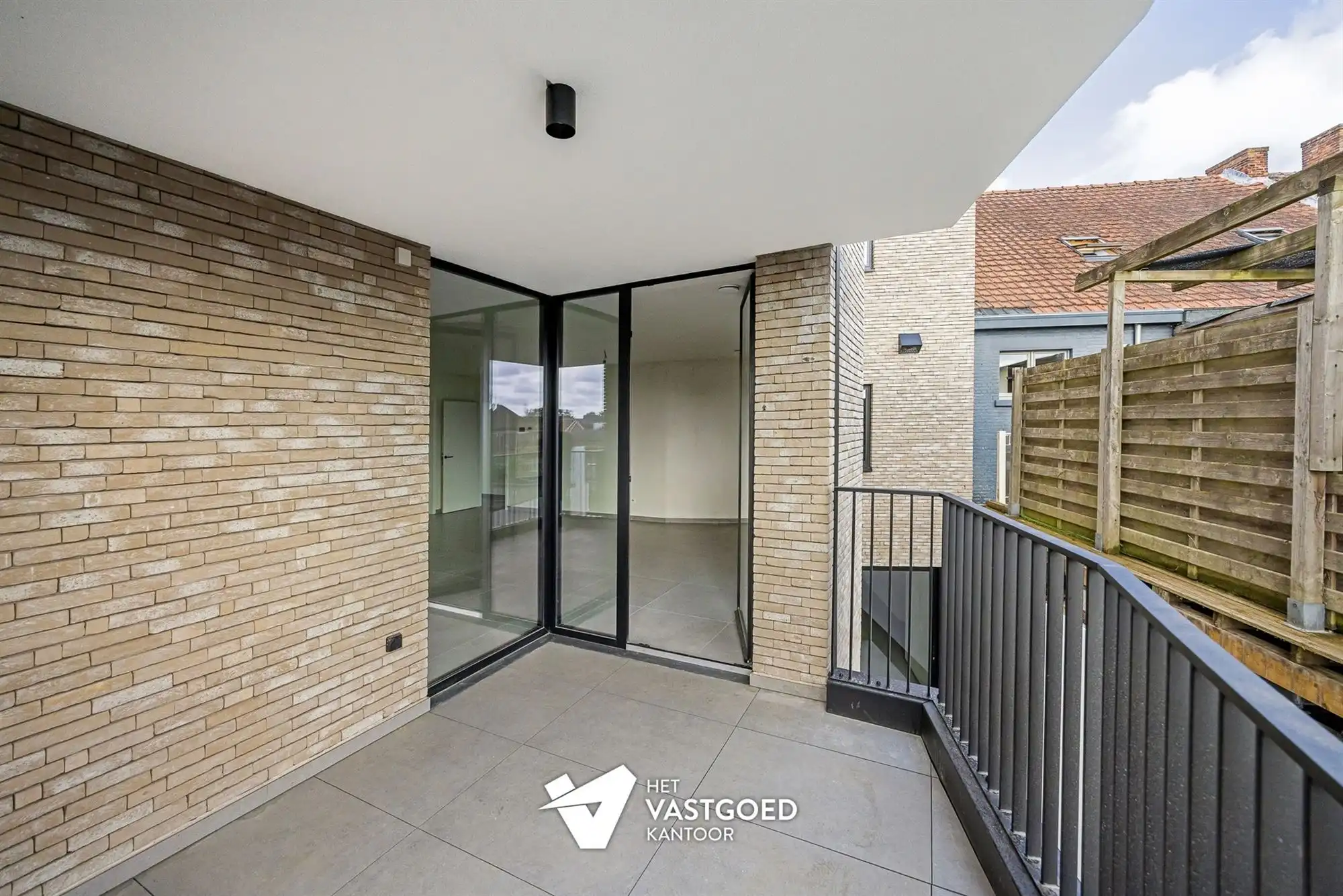 RUIM 1-SLAAPKAMERAPPARTEMENT MET AANGENAME BUITENRUIMTE foto 16